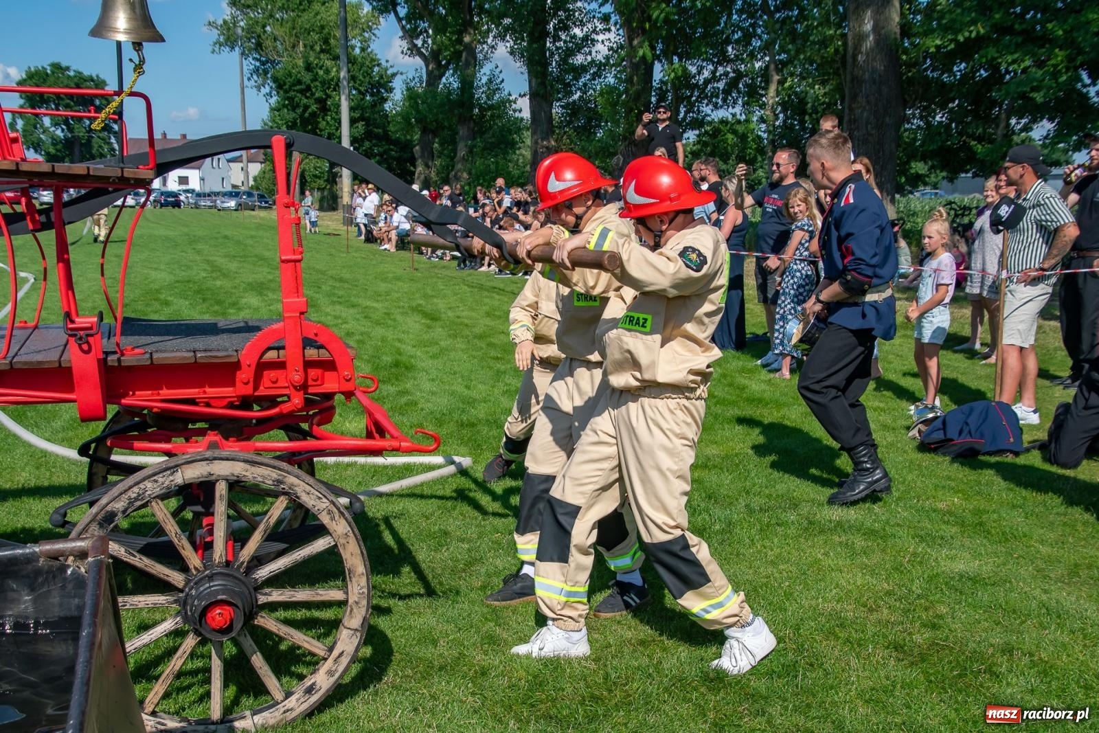 Zdjęcie w galerii na portalu naszraciborz.pl: Tradycja, rywalizacja i historia – Międzynarodowe Zawody Sikawek Konnych o Puchar Wójta Gminy Krzyżanowice w Bieńkowicach [FOTO i WIDEO] wiadomości z regionu