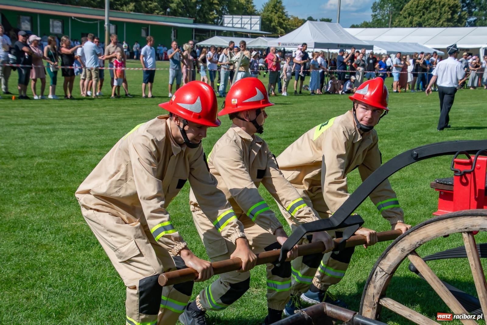 Zdjęcie w galerii na portalu naszraciborz.pl: Tradycja, rywalizacja i historia – Międzynarodowe Zawody Sikawek Konnych o Puchar Wójta Gminy Krzyżanowice w Bieńkowicach [FOTO i WIDEO] wiadomości z regionu