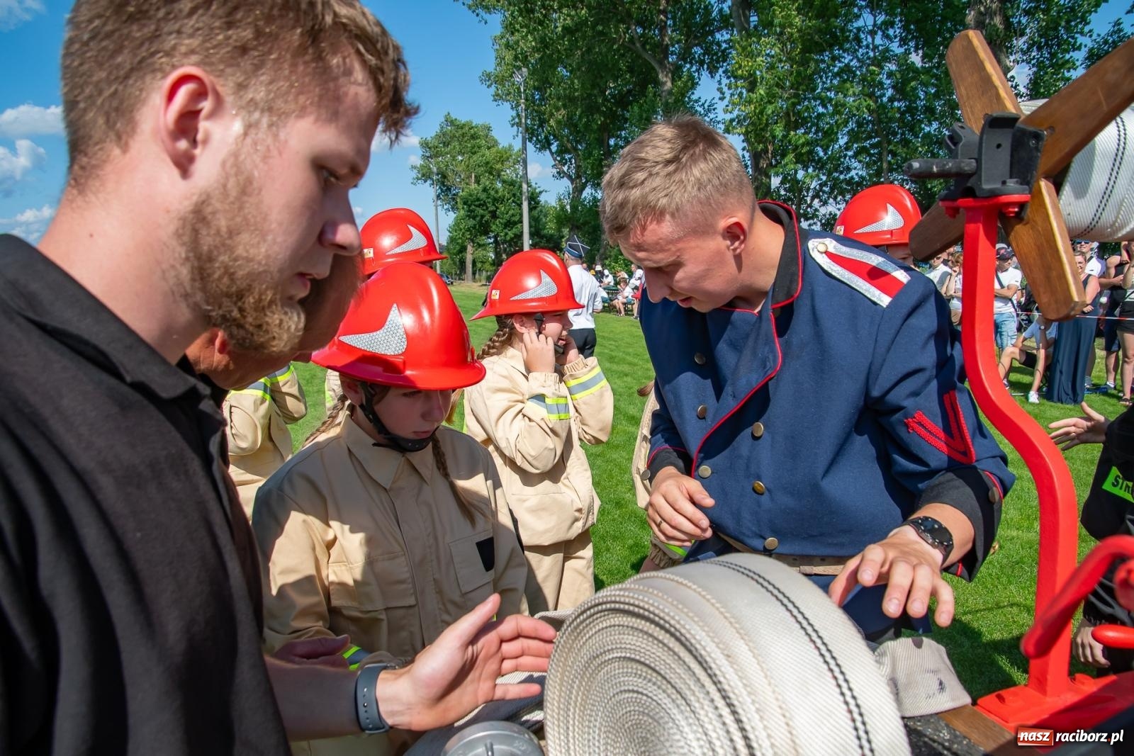 Zdjęcie w galerii na portalu naszraciborz.pl: Tradycja, rywalizacja i historia – Międzynarodowe Zawody Sikawek Konnych o Puchar Wójta Gminy Krzyżanowice w Bieńkowicach [FOTO i WIDEO] wiadomości z regionu