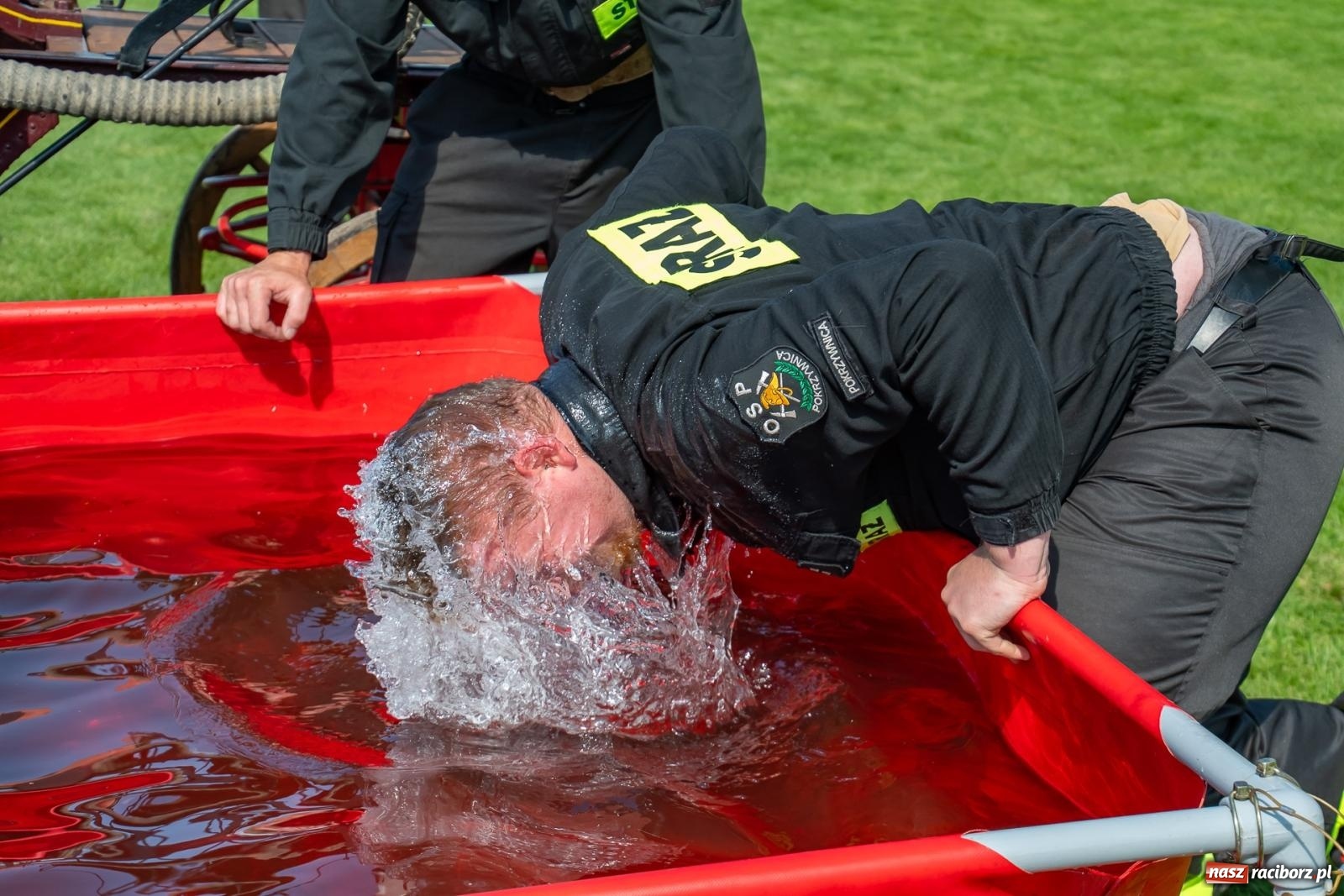 Zdjęcie w galerii na portalu naszraciborz.pl: Tradycja, rywalizacja i historia – Międzynarodowe Zawody Sikawek Konnych o Puchar Wójta Gminy Krzyżanowice w Bieńkowicach [FOTO i WIDEO] wiadomości z regionu
