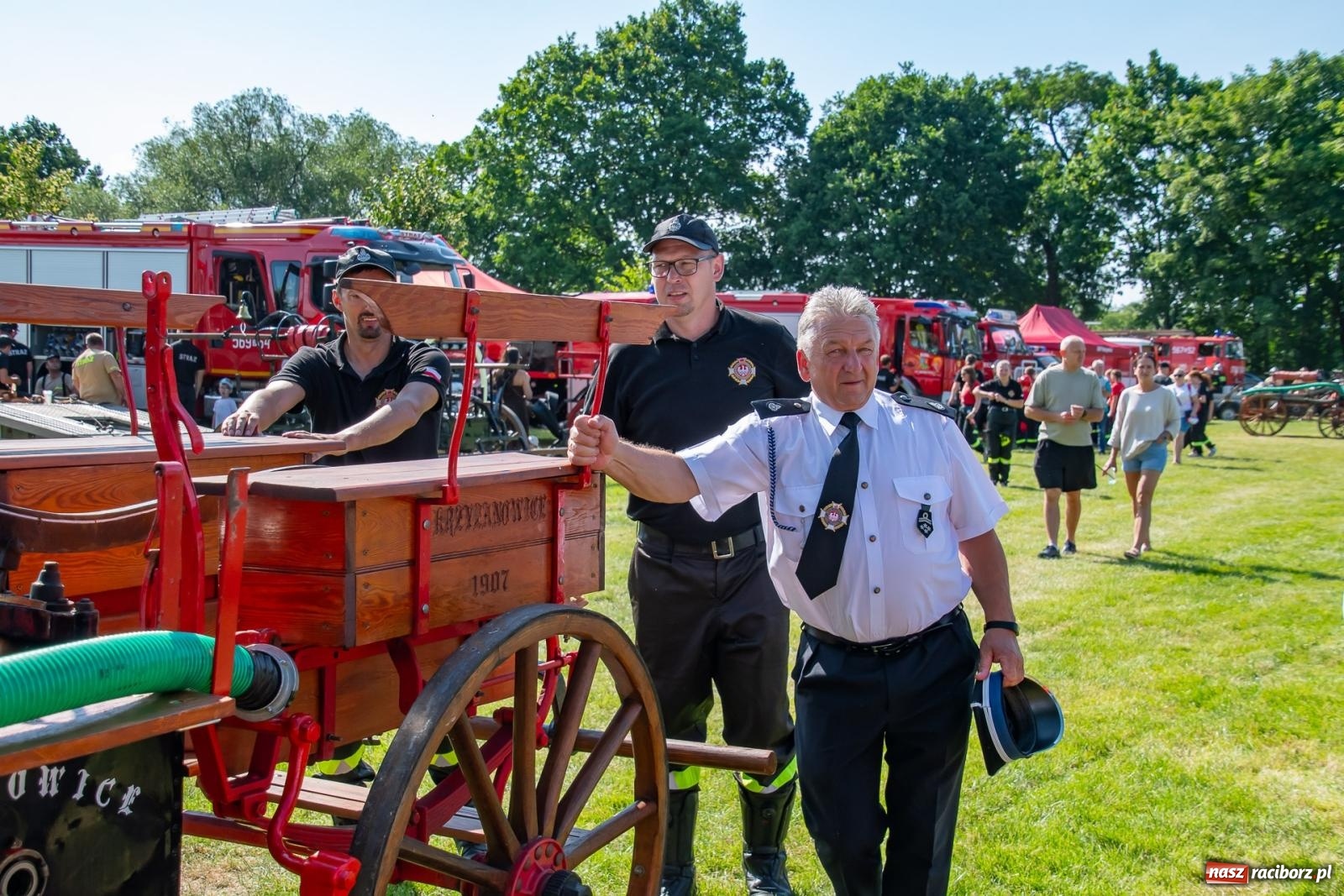 Zdjęcie w galerii na portalu naszraciborz.pl: Tradycja, rywalizacja i historia – Międzynarodowe Zawody Sikawek Konnych o Puchar Wójta Gminy Krzyżanowice w Bieńkowicach [FOTO i WIDEO] wiadomości z regionu