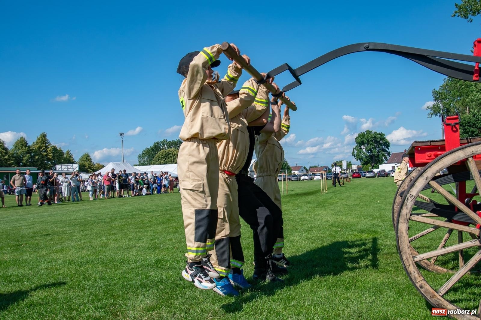 Zdjęcie w galerii na portalu naszraciborz.pl: Tradycja, rywalizacja i historia – Międzynarodowe Zawody Sikawek Konnych o Puchar Wójta Gminy Krzyżanowice w Bieńkowicach [FOTO i WIDEO] wiadomości z regionu