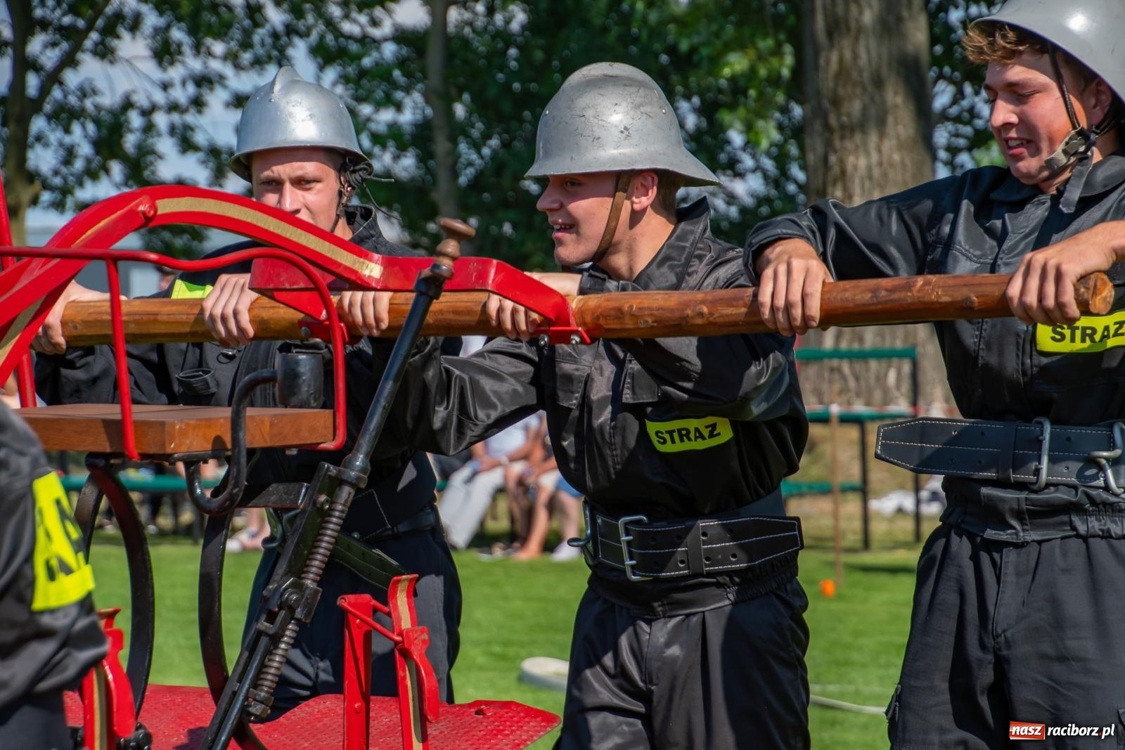Zdjęcie w galerii na portalu naszraciborz.pl: Tradycja, rywalizacja i historia – Międzynarodowe Zawody Sikawek Konnych o Puchar Wójta Gminy Krzyżanowice w Bieńkowicach [FOTO i WIDEO] wiadomości z regionu
