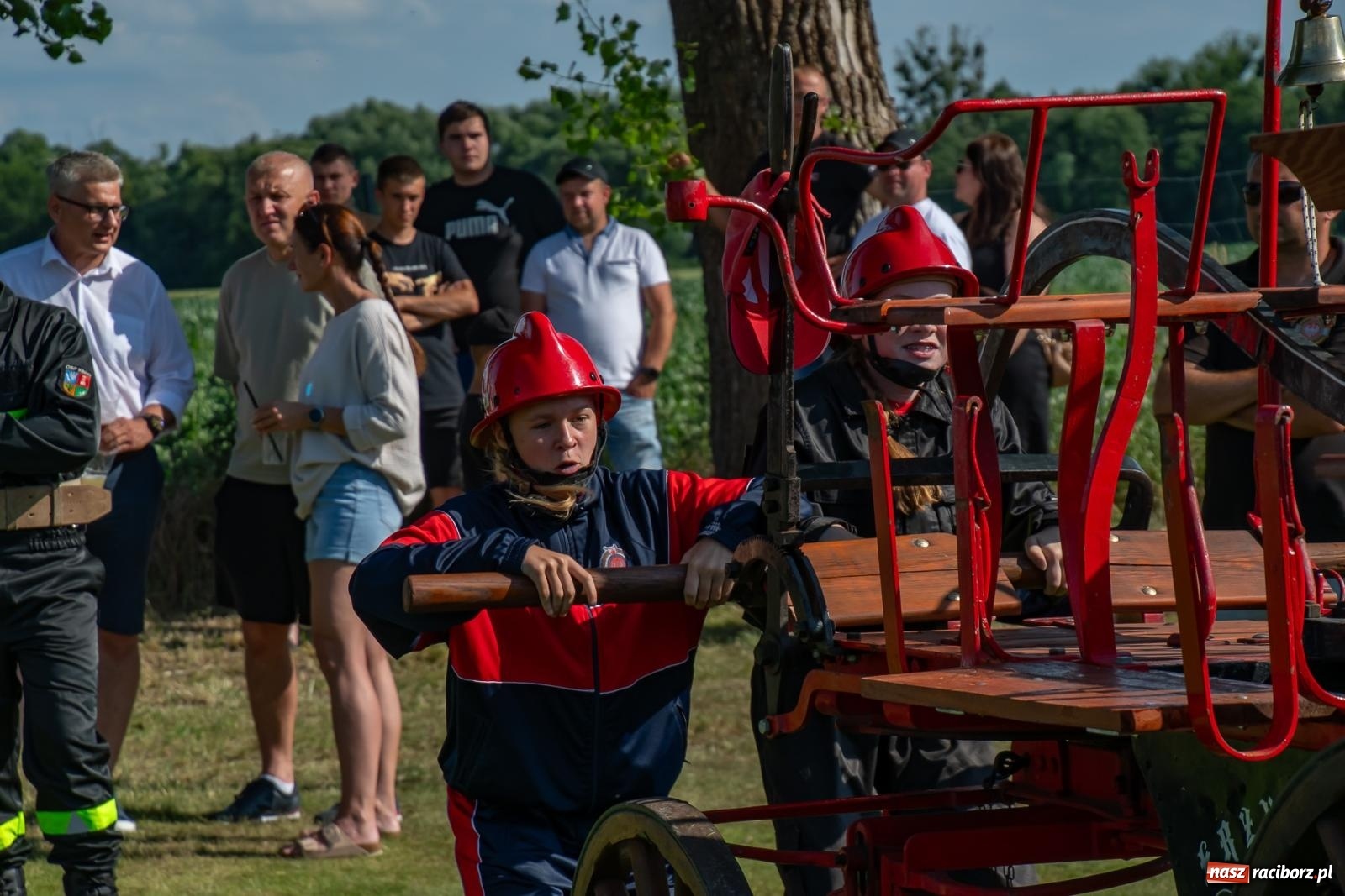 Zdjęcie w galerii na portalu naszraciborz.pl: Tradycja, rywalizacja i historia – Międzynarodowe Zawody Sikawek Konnych o Puchar Wójta Gminy Krzyżanowice w Bieńkowicach [FOTO i WIDEO] wiadomości z regionu