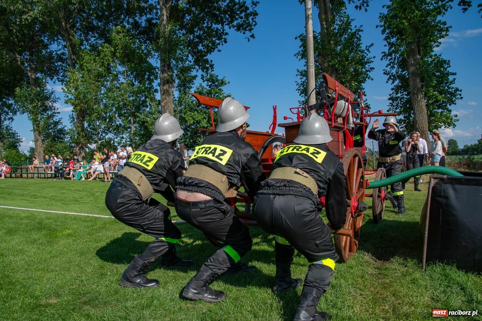 Zdjęcie w galerii na portalu naszraciborz.pl: Tradycja, rywalizacja i historia – Międzynarodowe Zawody Sikawek Konnych o Puchar Wójta Gminy Krzyżanowice w Bieńkowicach [FOTO i WIDEO] wiadomości z regionu