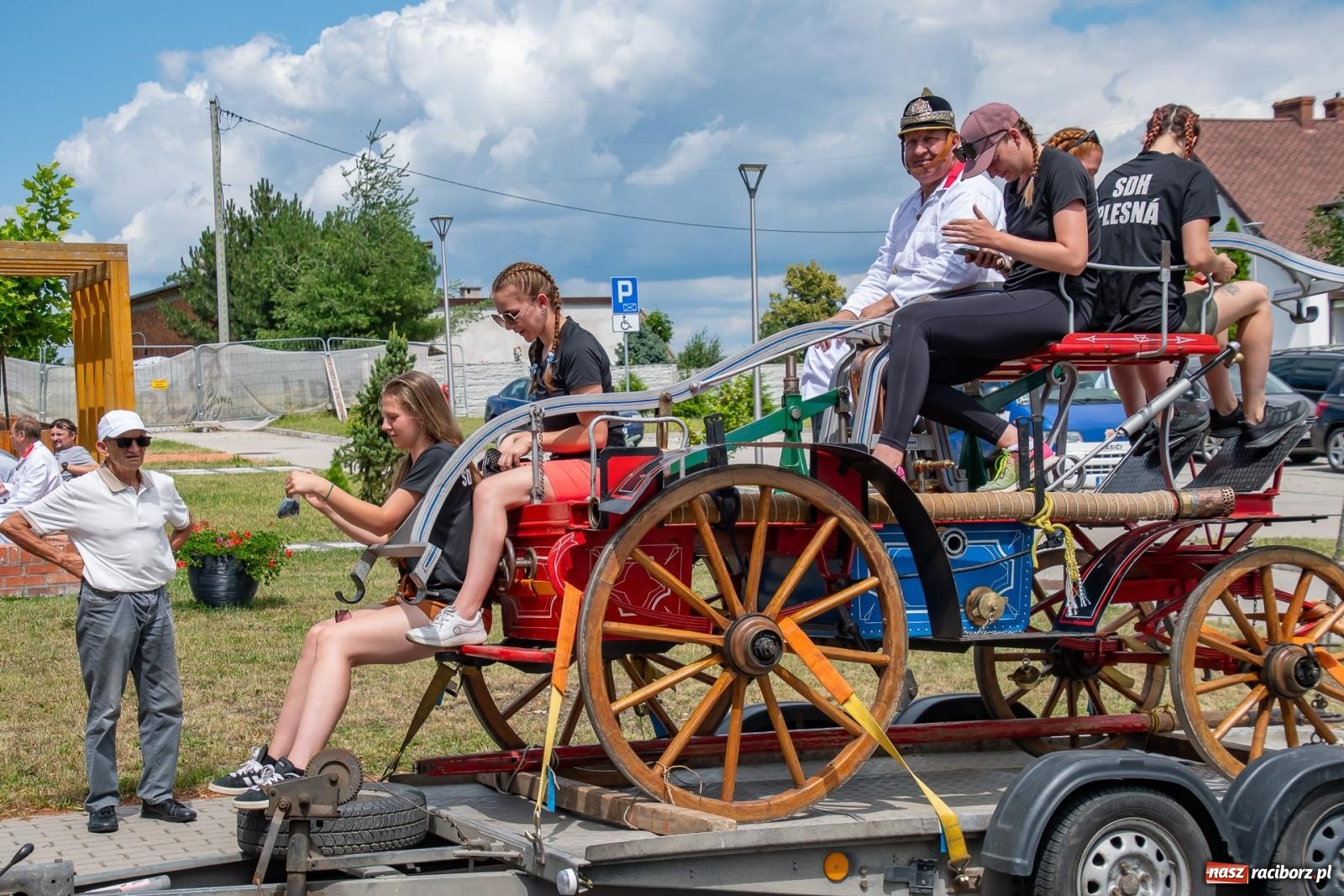 Zdjęcie w galerii na portalu naszraciborz.pl: Tradycja, rywalizacja i historia – Międzynarodowe Zawody Sikawek Konnych o Puchar Wójta Gminy Krzyżanowice w Bieńkowicach [FOTO i WIDEO] wiadomości z regionu