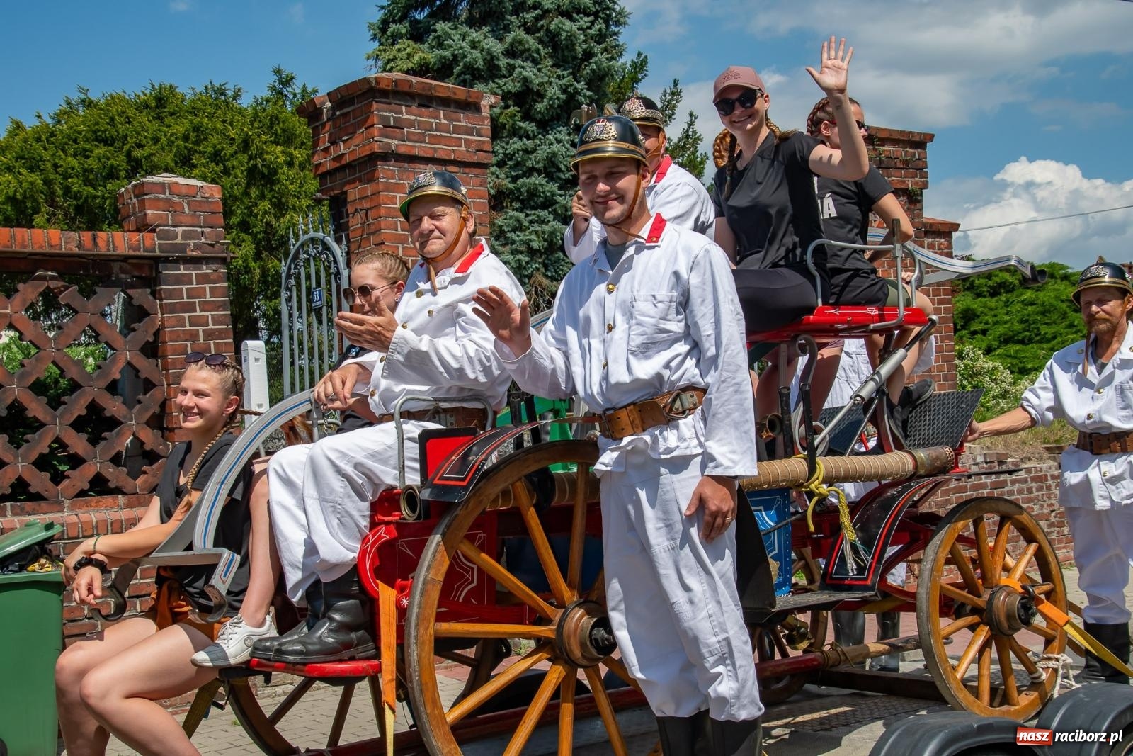 Zdjęcie w galerii na portalu naszraciborz.pl: Tradycja, rywalizacja i historia – Międzynarodowe Zawody Sikawek Konnych o Puchar Wójta Gminy Krzyżanowice w Bieńkowicach [FOTO i WIDEO] wiadomości z regionu