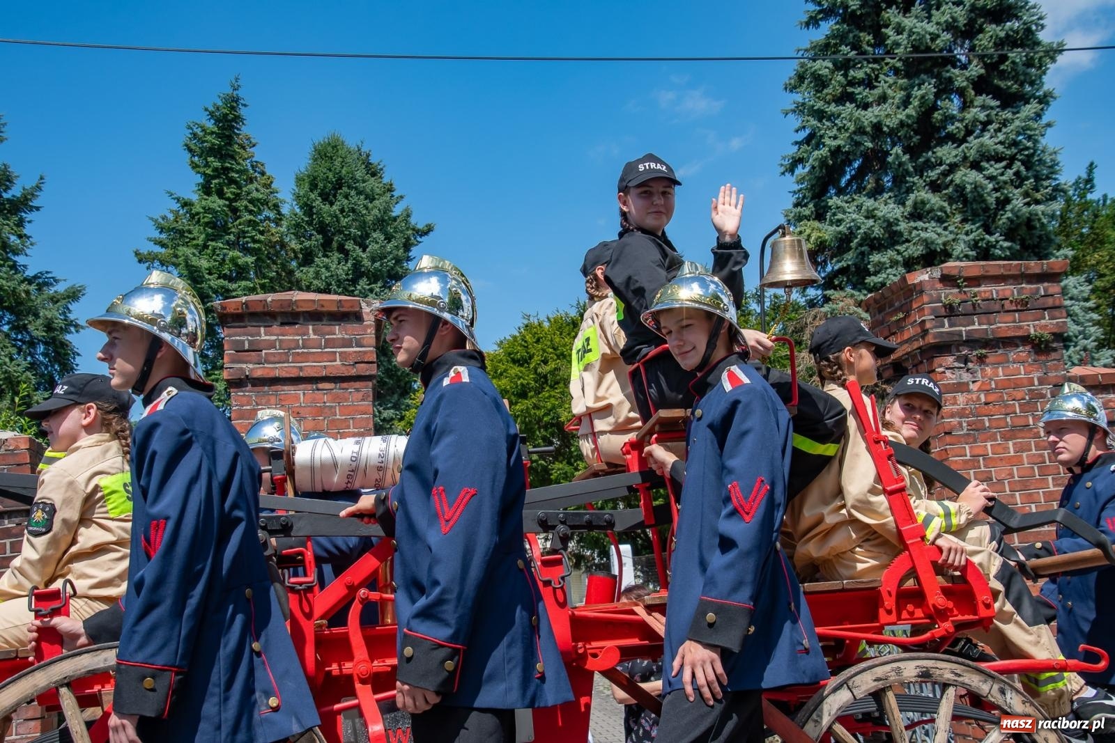 Zdjęcie w galerii na portalu naszraciborz.pl: Tradycja, rywalizacja i historia – Międzynarodowe Zawody Sikawek Konnych o Puchar Wójta Gminy Krzyżanowice w Bieńkowicach [FOTO i WIDEO] wiadomości z regionu