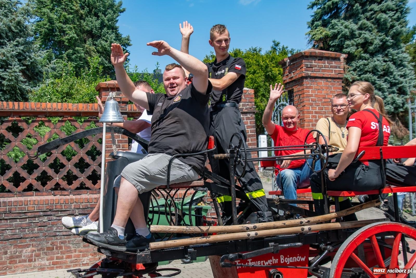 Zdjęcie w galerii na portalu naszraciborz.pl: Tradycja, rywalizacja i historia – Międzynarodowe Zawody Sikawek Konnych o Puchar Wójta Gminy Krzyżanowice w Bieńkowicach [FOTO i WIDEO] wiadomości z regionu