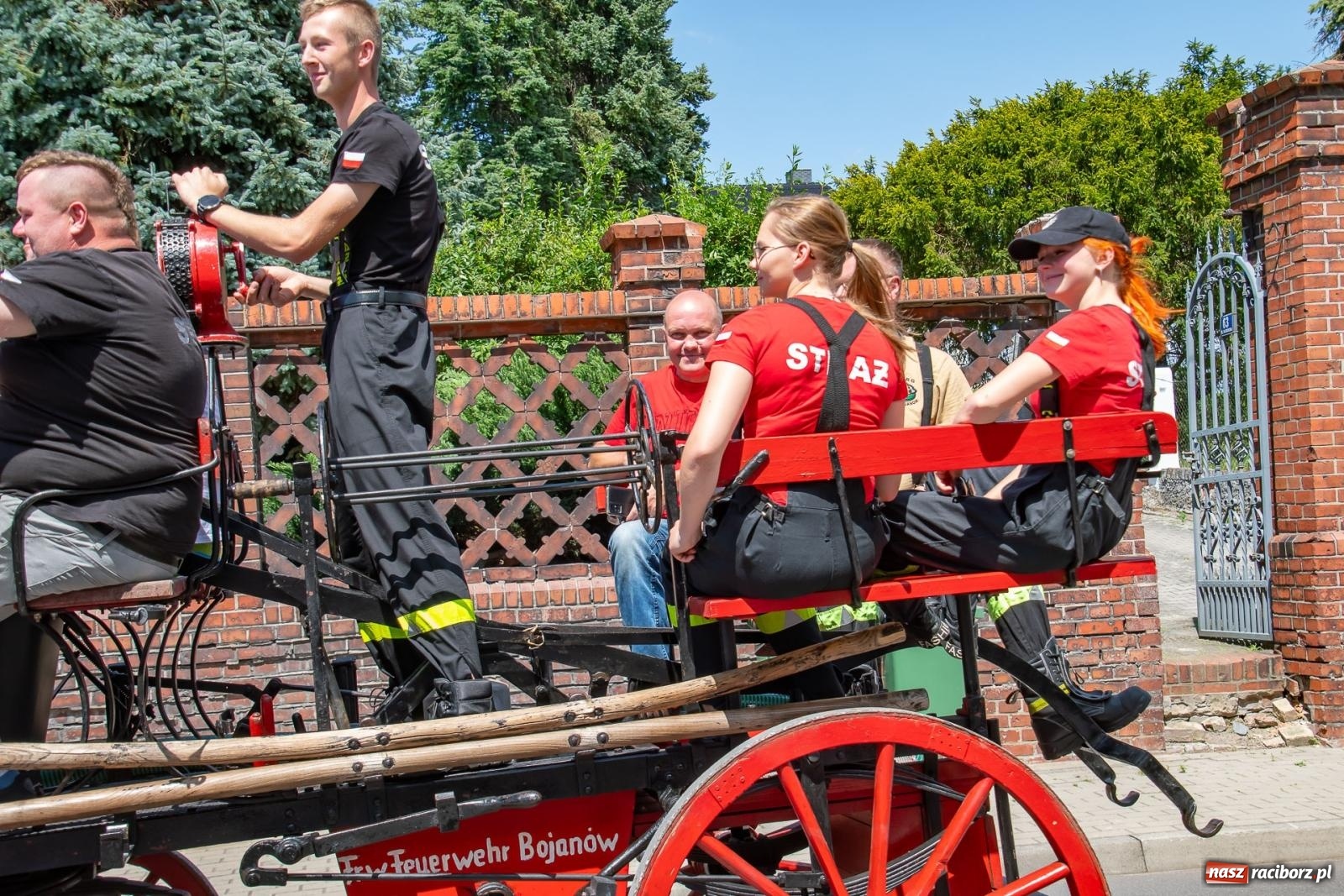 Zdjęcie w galerii na portalu naszraciborz.pl: Tradycja, rywalizacja i historia – Międzynarodowe Zawody Sikawek Konnych o Puchar Wójta Gminy Krzyżanowice w Bieńkowicach [FOTO i WIDEO] wiadomości z regionu