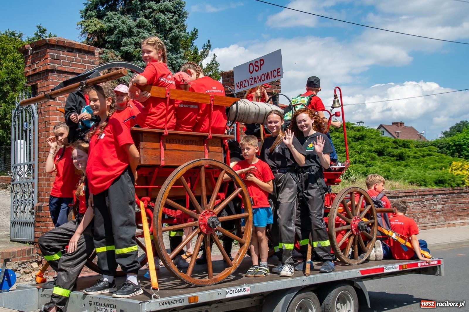Zdjęcie w galerii na portalu naszraciborz.pl: Tradycja, rywalizacja i historia – Międzynarodowe Zawody Sikawek Konnych o Puchar Wójta Gminy Krzyżanowice w Bieńkowicach [FOTO i WIDEO] wiadomości z regionu
