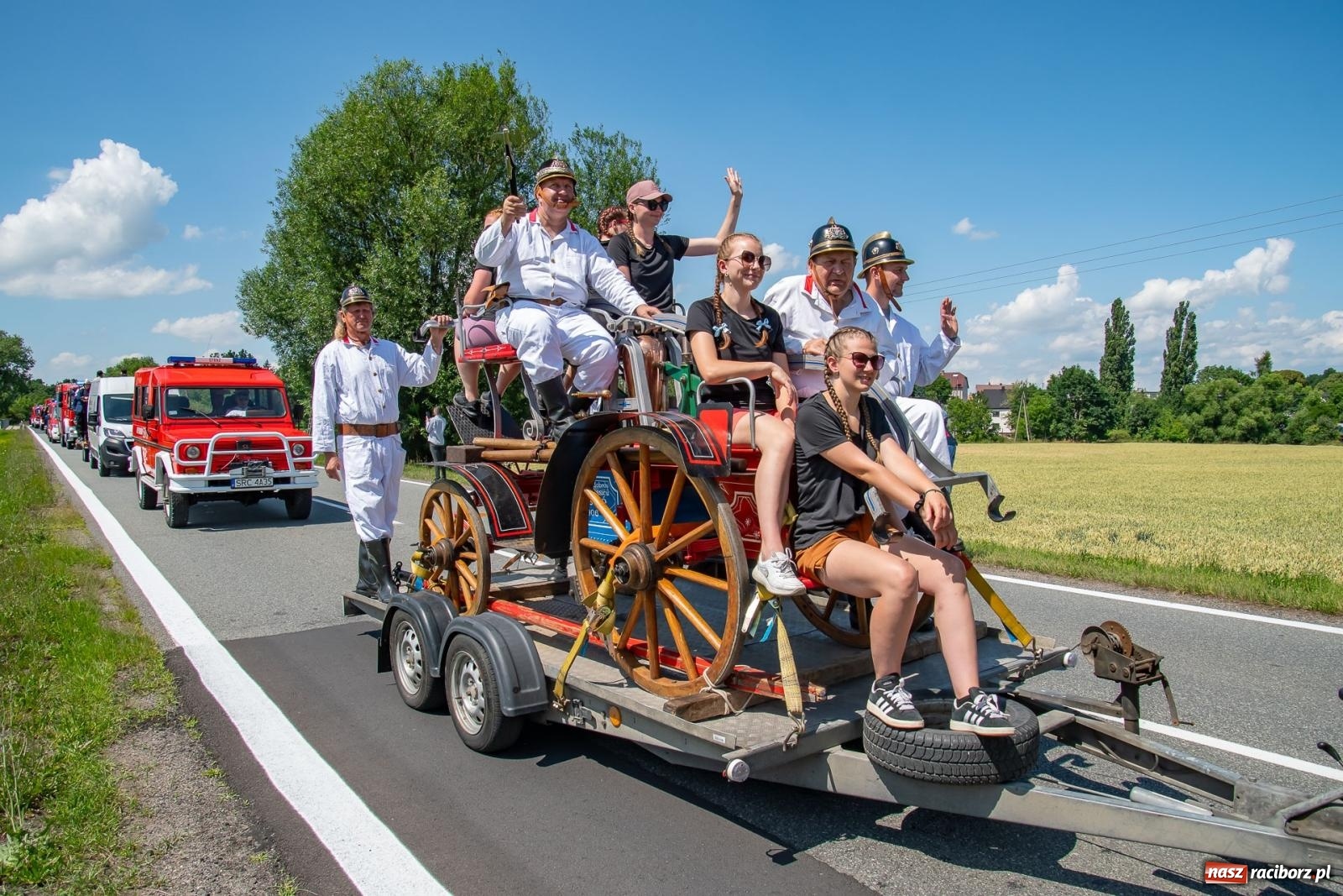 Zdjęcie w galerii na portalu naszraciborz.pl: Tradycja, rywalizacja i historia – Międzynarodowe Zawody Sikawek Konnych o Puchar Wójta Gminy Krzyżanowice w Bieńkowicach [FOTO i WIDEO] wiadomości z regionu