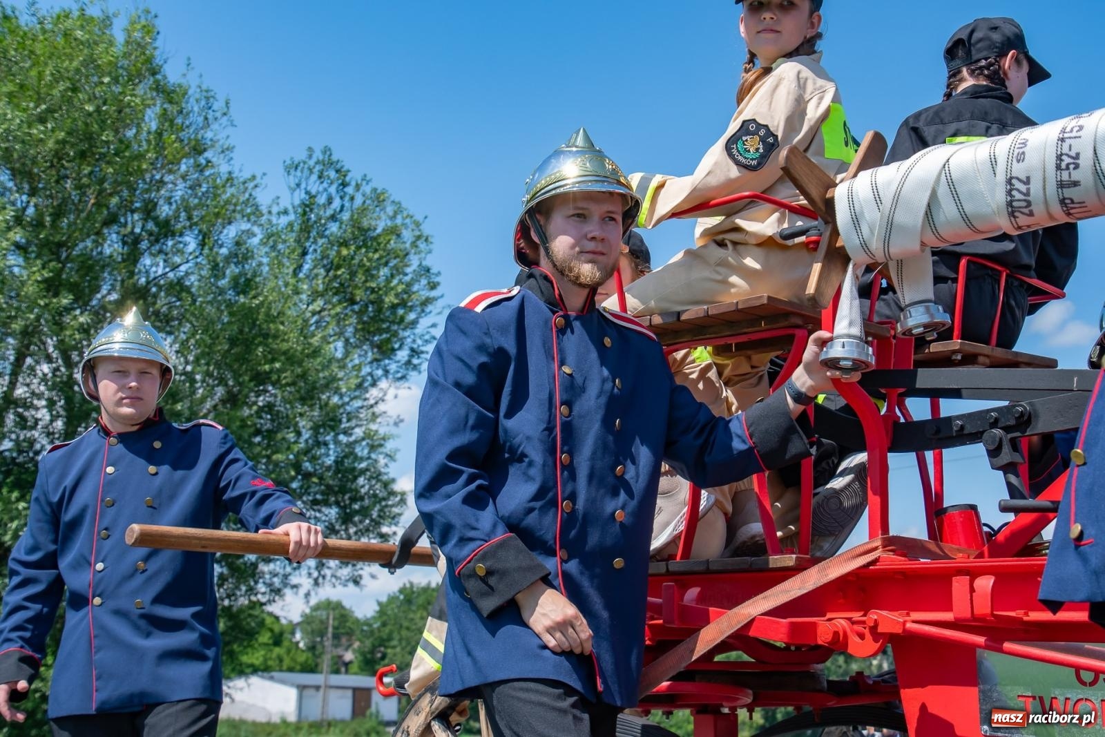 Zdjęcie w galerii na portalu naszraciborz.pl: Tradycja, rywalizacja i historia – Międzynarodowe Zawody Sikawek Konnych o Puchar Wójta Gminy Krzyżanowice w Bieńkowicach [FOTO i WIDEO] wiadomości z regionu