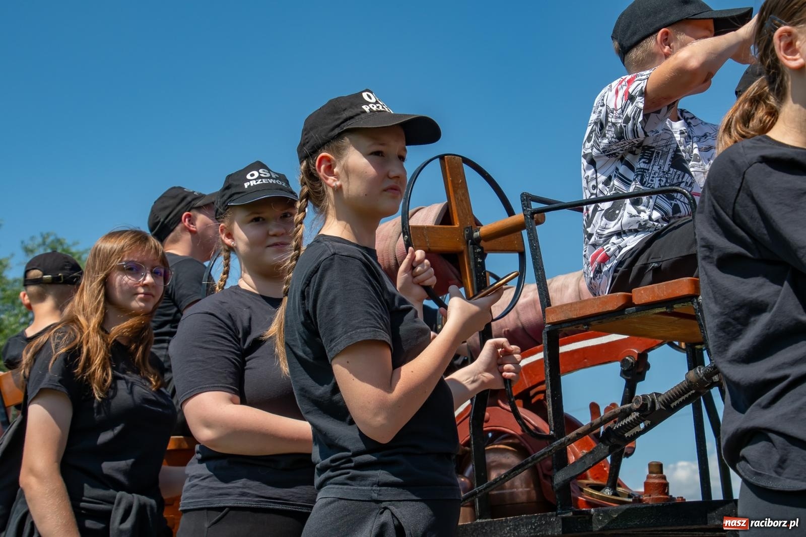 Zdjęcie w galerii na portalu naszraciborz.pl: Tradycja, rywalizacja i historia – Międzynarodowe Zawody Sikawek Konnych o Puchar Wójta Gminy Krzyżanowice w Bieńkowicach [FOTO i WIDEO] wiadomości z regionu