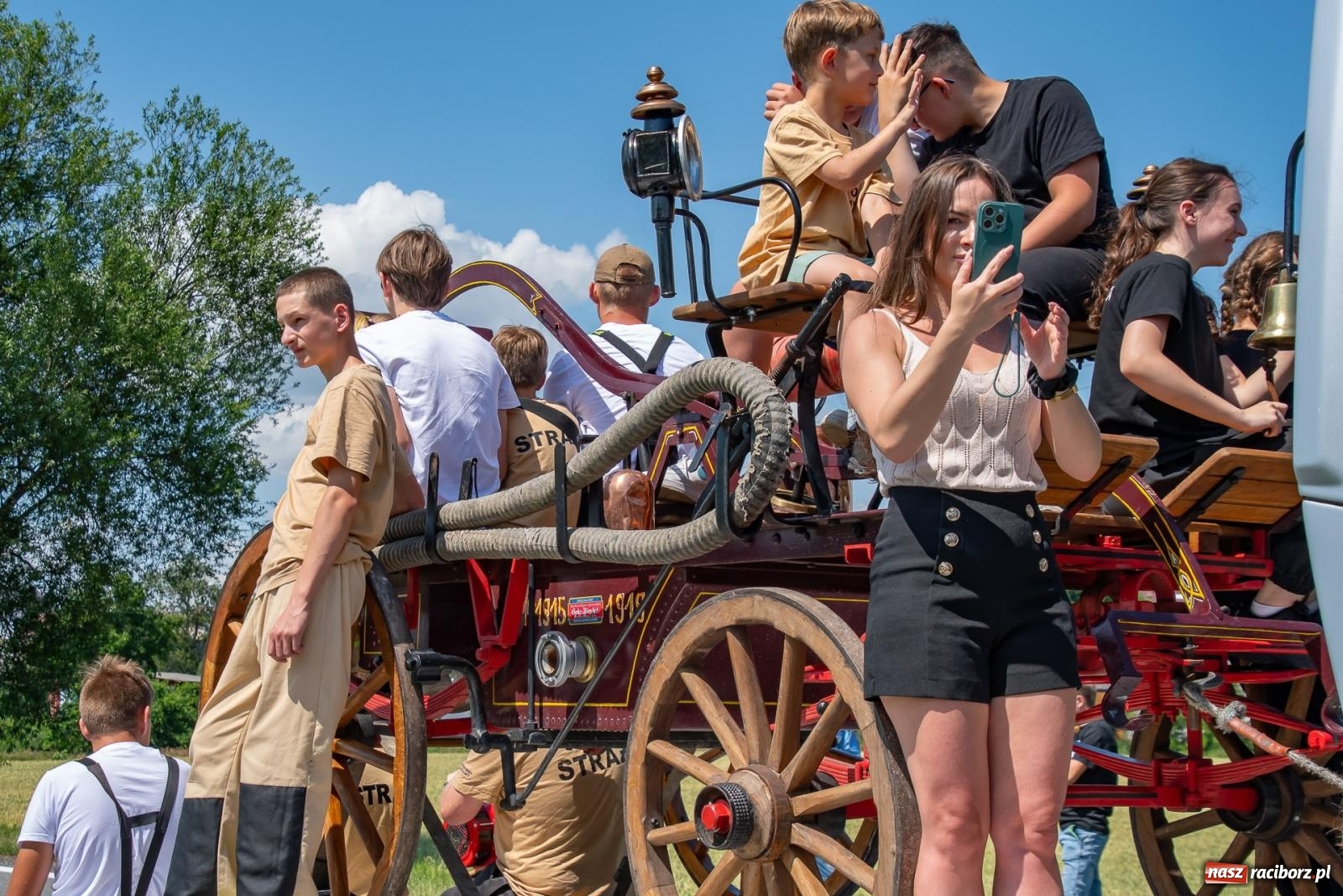 Zdjęcie w galerii na portalu naszraciborz.pl: Tradycja, rywalizacja i historia – Międzynarodowe Zawody Sikawek Konnych o Puchar Wójta Gminy Krzyżanowice w Bieńkowicach [FOTO i WIDEO] wiadomości z regionu