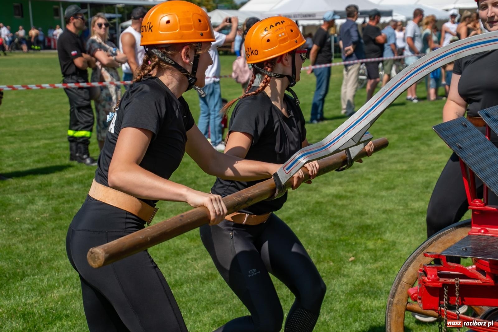 Zdjęcie w galerii na portalu naszraciborz.pl: Tradycja, rywalizacja i historia – Międzynarodowe Zawody Sikawek Konnych o Puchar Wójta Gminy Krzyżanowice w Bieńkowicach [FOTO i WIDEO] wiadomości z regionu