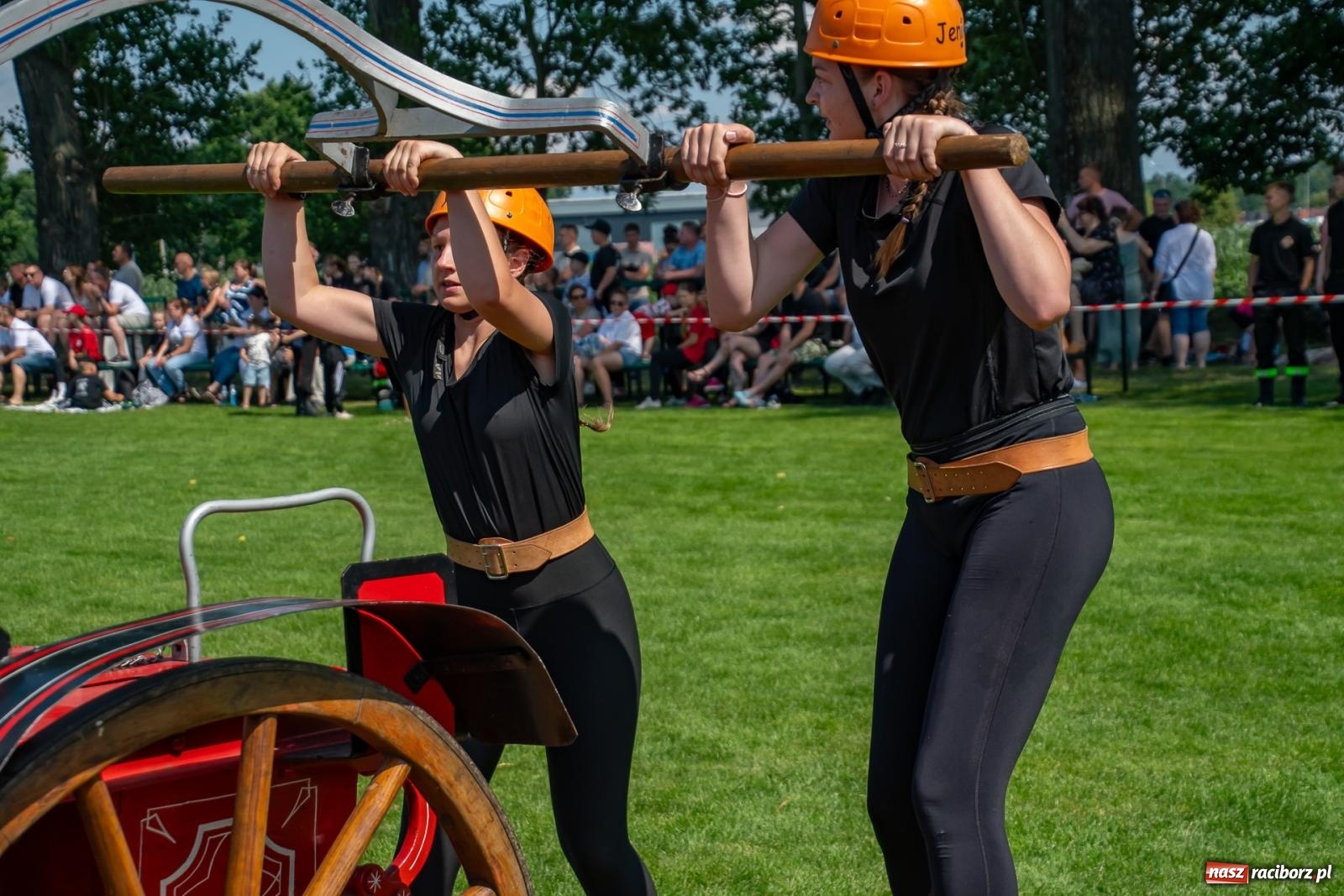 Zdjęcie w galerii na portalu naszraciborz.pl: Tradycja, rywalizacja i historia – Międzynarodowe Zawody Sikawek Konnych o Puchar Wójta Gminy Krzyżanowice w Bieńkowicach [FOTO i WIDEO] wiadomości z regionu