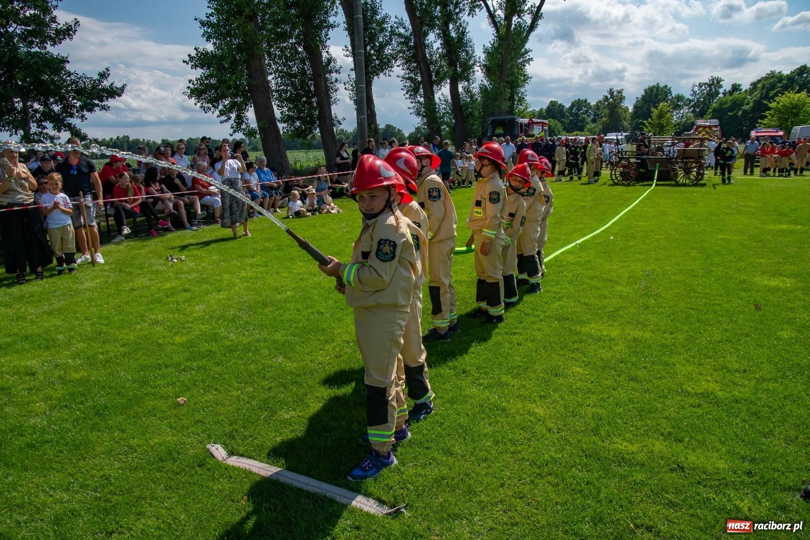Zdjęcie w galerii na portalu naszraciborz.pl: Tradycja, rywalizacja i historia – Międzynarodowe Zawody Sikawek Konnych o Puchar Wójta Gminy Krzyżanowice w Bieńkowicach [FOTO i WIDEO] wiadomości z regionu