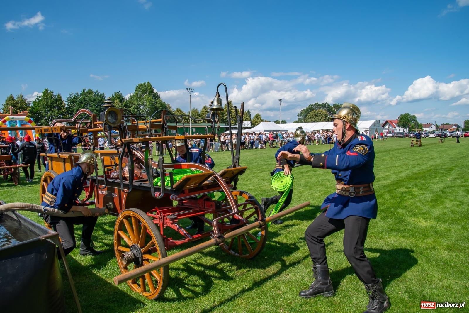 Zdjęcie w galerii na portalu naszraciborz.pl: Tradycja, rywalizacja i historia – Międzynarodowe Zawody Sikawek Konnych o Puchar Wójta Gminy Krzyżanowice w Bieńkowicach [FOTO i WIDEO] wiadomości z regionu