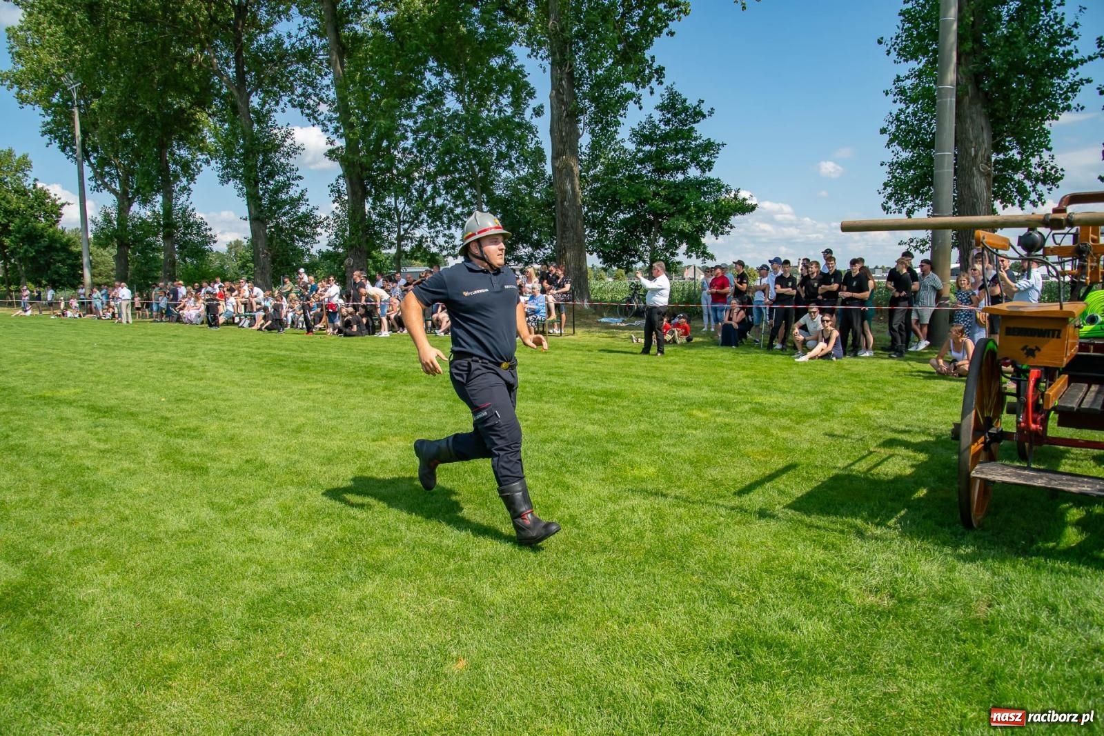 Zdjęcie w galerii na portalu naszraciborz.pl: Tradycja, rywalizacja i historia – Międzynarodowe Zawody Sikawek Konnych o Puchar Wójta Gminy Krzyżanowice w Bieńkowicach [FOTO i WIDEO] wiadomości z regionu
