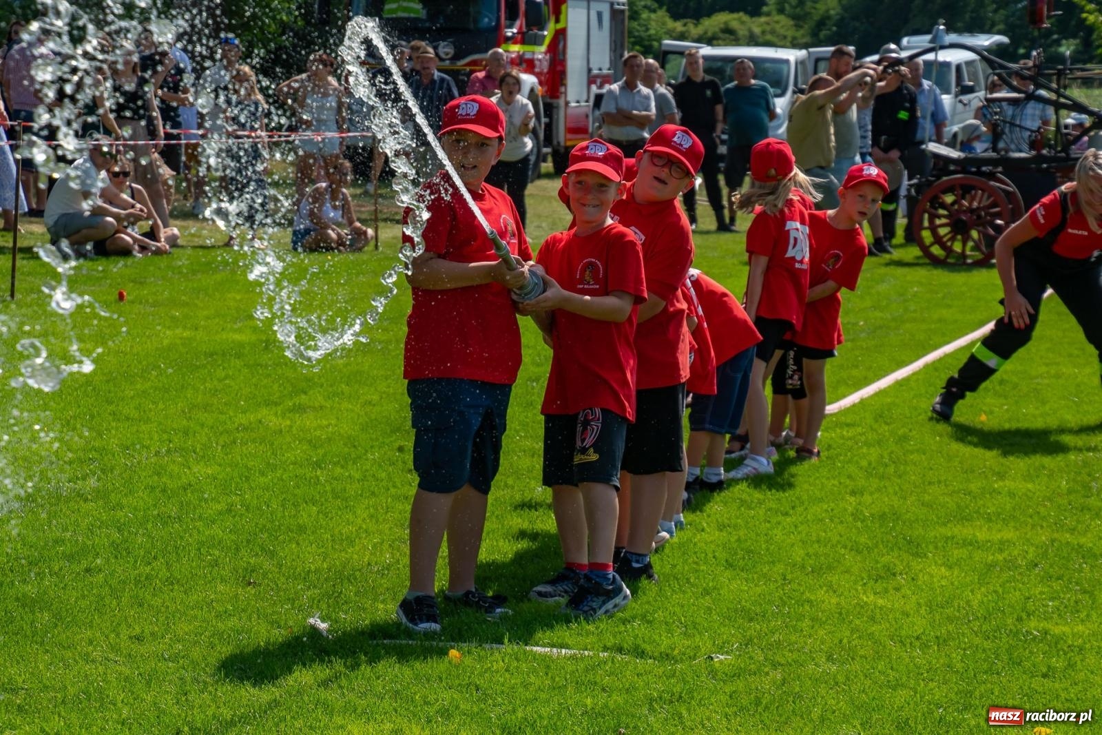 Zdjęcie w galerii na portalu naszraciborz.pl: Tradycja, rywalizacja i historia – Międzynarodowe Zawody Sikawek Konnych o Puchar Wójta Gminy Krzyżanowice w Bieńkowicach [FOTO i WIDEO] wiadomości z regionu