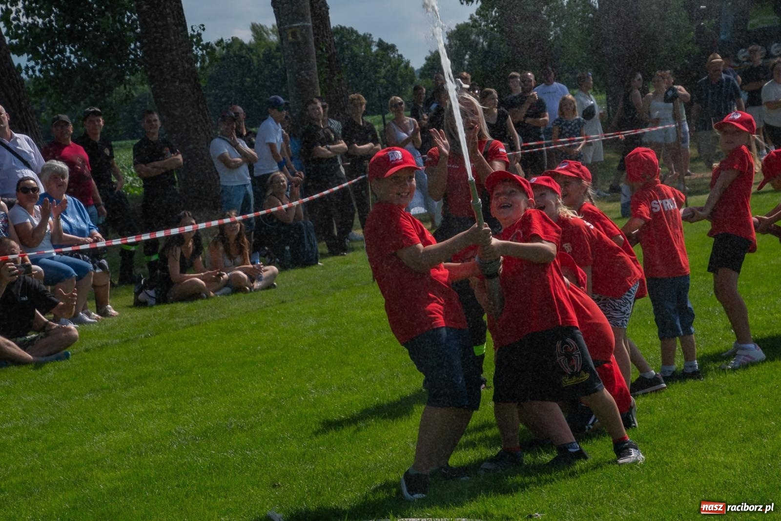Zdjęcie w galerii na portalu naszraciborz.pl: Tradycja, rywalizacja i historia – Międzynarodowe Zawody Sikawek Konnych o Puchar Wójta Gminy Krzyżanowice w Bieńkowicach [FOTO i WIDEO] wiadomości z regionu