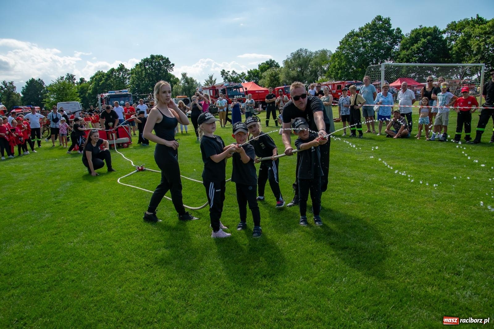 Zdjęcie w galerii na portalu naszraciborz.pl: Tradycja, rywalizacja i historia – Międzynarodowe Zawody Sikawek Konnych o Puchar Wójta Gminy Krzyżanowice w Bieńkowicach [FOTO i WIDEO] wiadomości z regionu