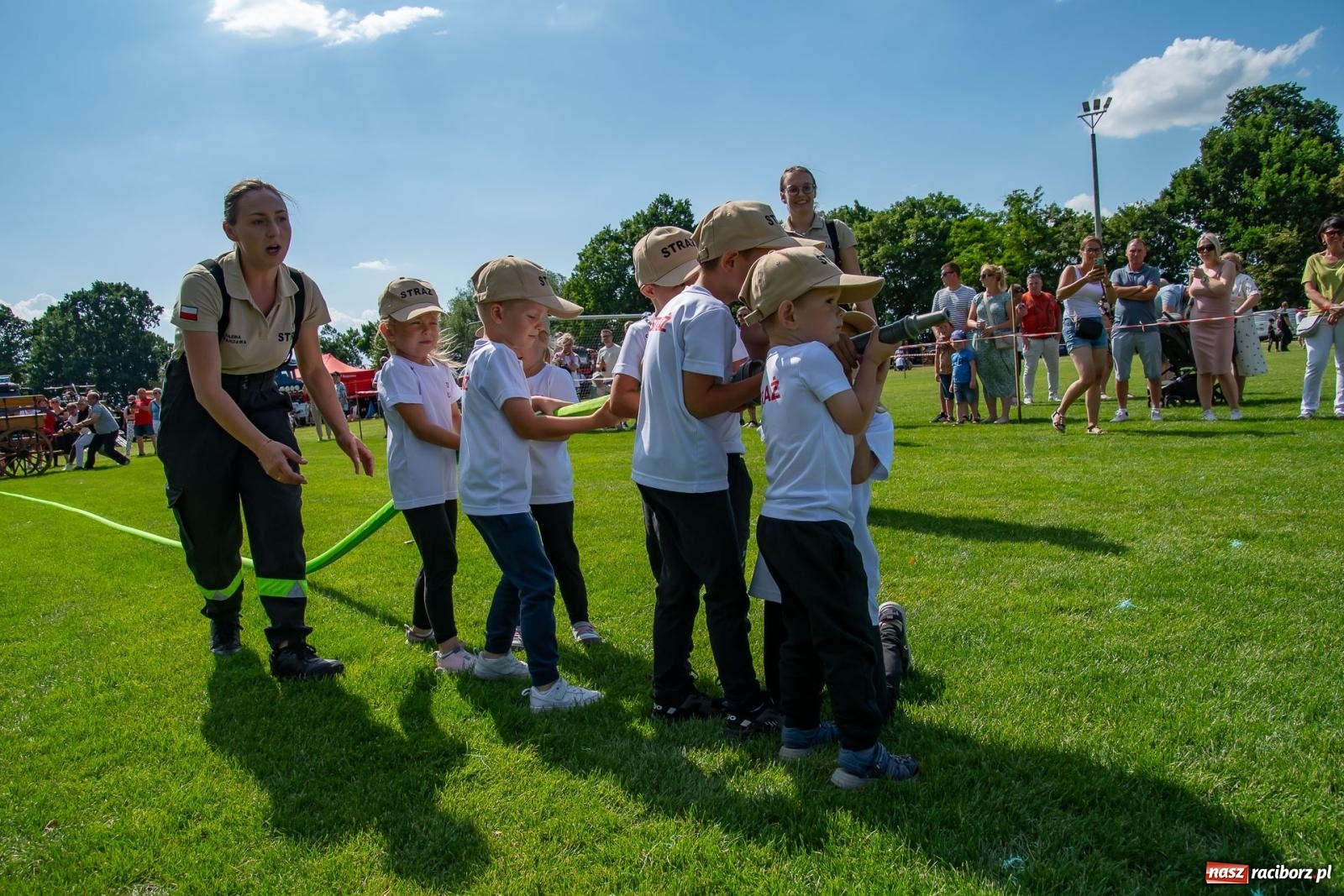 Zdjęcie w galerii na portalu naszraciborz.pl: Tradycja, rywalizacja i historia – Międzynarodowe Zawody Sikawek Konnych o Puchar Wójta Gminy Krzyżanowice w Bieńkowicach [FOTO i WIDEO] wiadomości z regionu