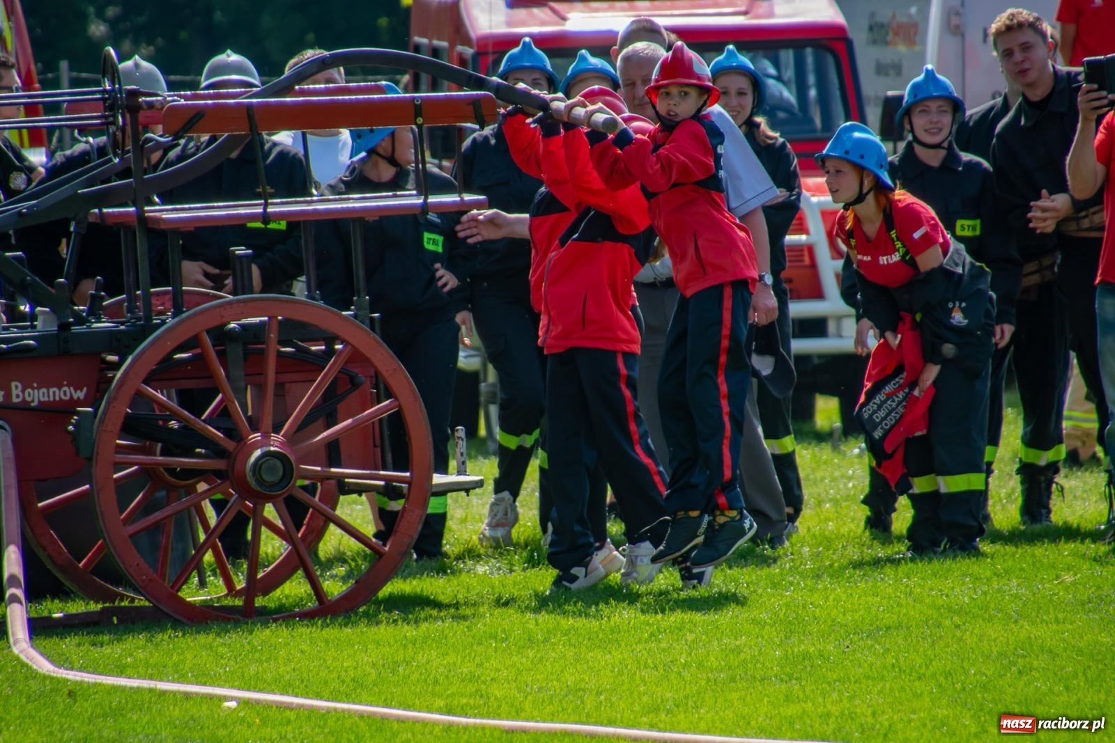 Zdjęcie w galerii na portalu naszraciborz.pl: Tradycja, rywalizacja i historia – Międzynarodowe Zawody Sikawek Konnych o Puchar Wójta Gminy Krzyżanowice w Bieńkowicach [FOTO i WIDEO] wiadomości z regionu