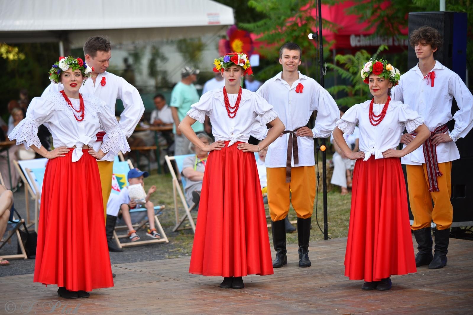 Zdjęcie w galerii na portalu naszraciborz.pl: Magiczna noc świętojańska nad Babiczokiem – debiut Babic, Nędzy i Łężczoka w Festiwalu Górnej Odry wiadomości z regionu