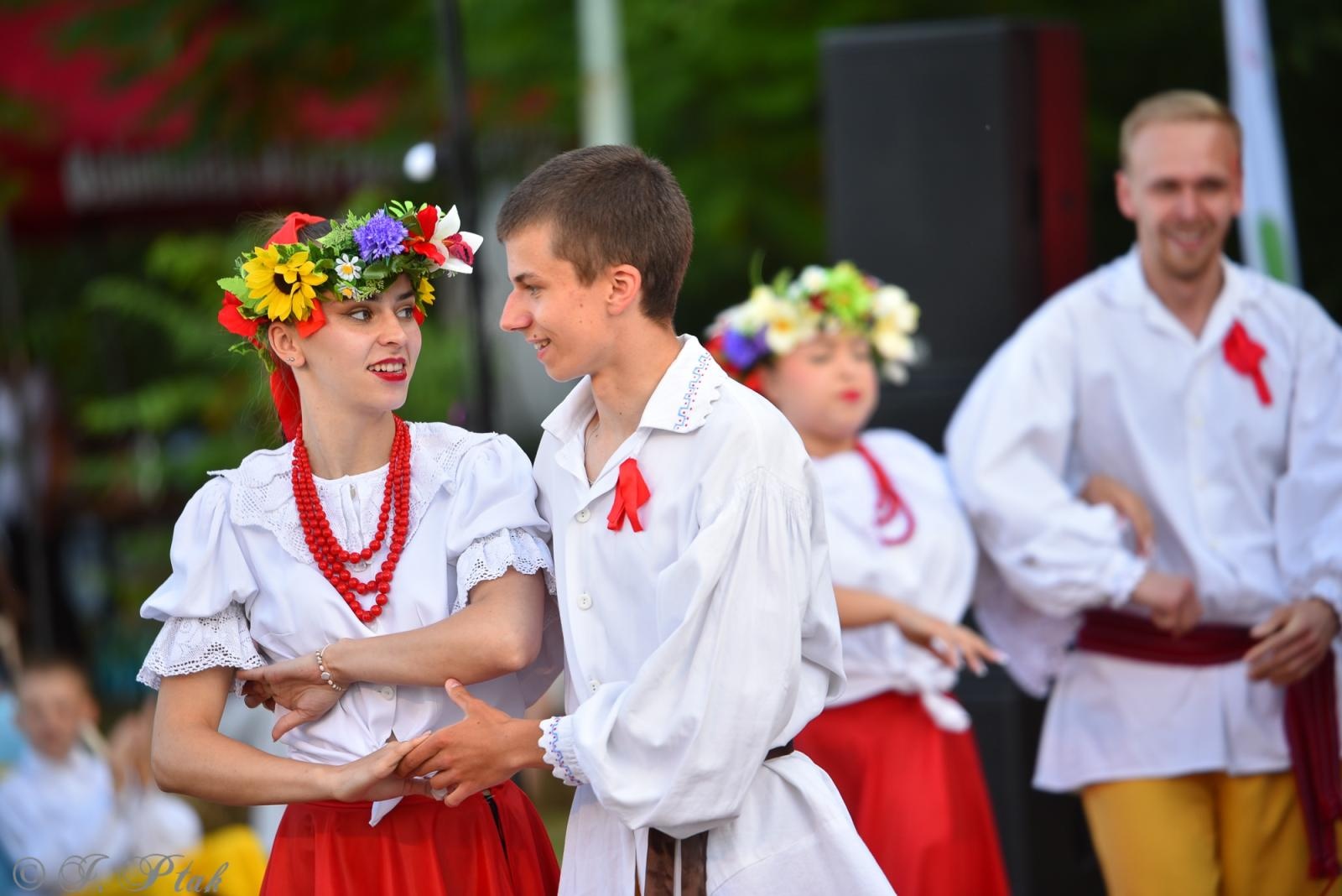 Zdjęcie w galerii na portalu naszraciborz.pl: Magiczna noc świętojańska nad Babiczokiem – debiut Babic, Nędzy i Łężczoka w Festiwalu Górnej Odry wiadomości z regionu