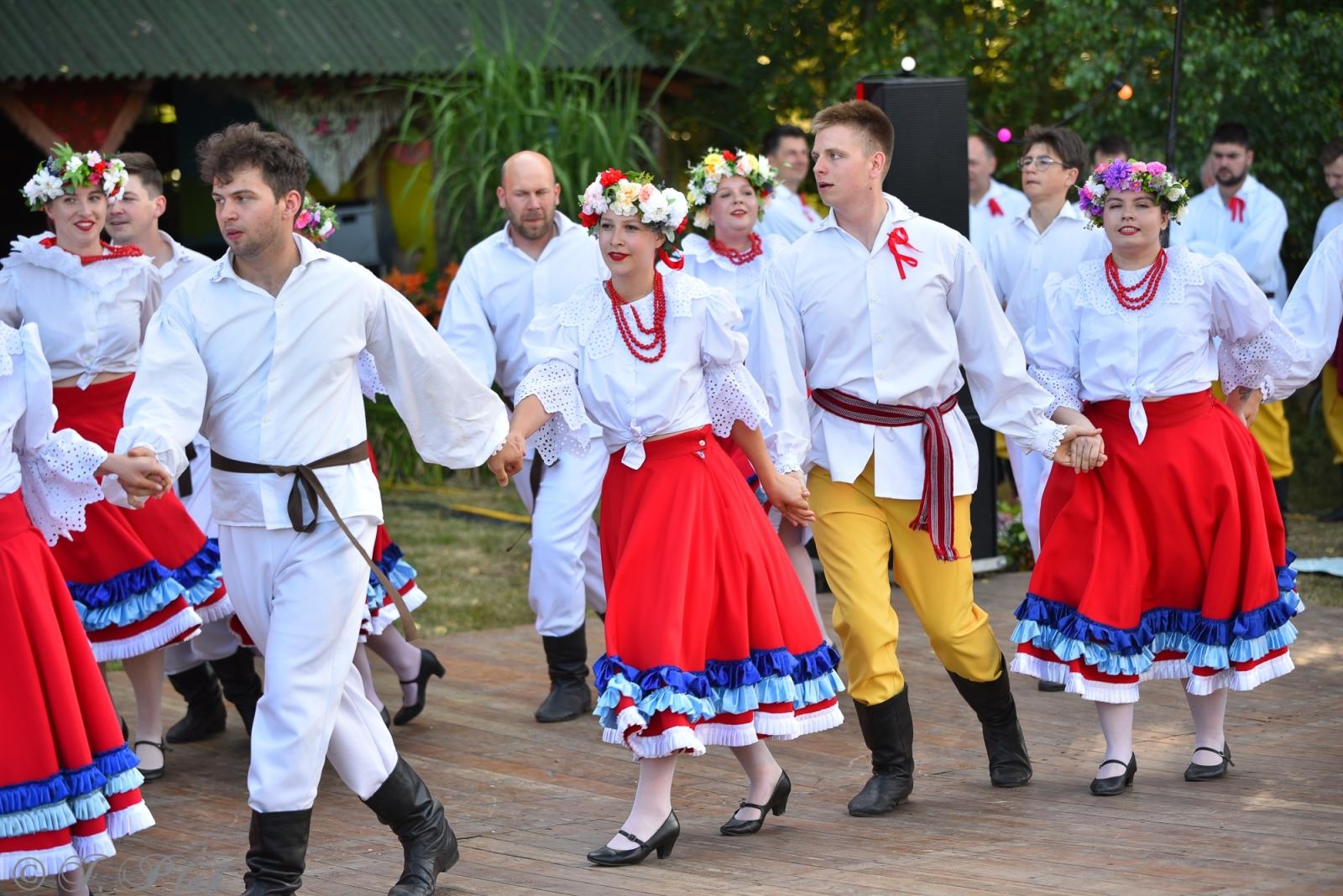 Zdjęcie w galerii na portalu naszraciborz.pl: Magiczna noc świętojańska nad Babiczokiem – debiut Babic, Nędzy i Łężczoka w Festiwalu Górnej Odry wiadomości z regionu