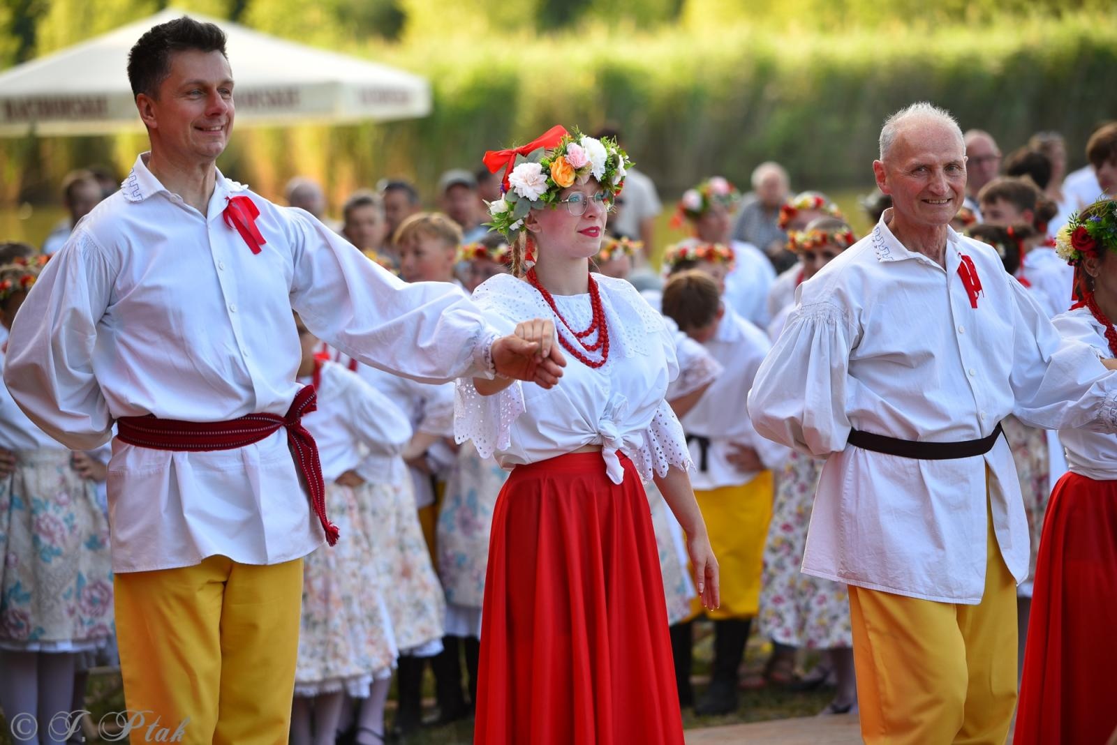 Zdjęcie w galerii na portalu naszraciborz.pl: Magiczna noc świętojańska nad Babiczokiem – debiut Babic, Nędzy i Łężczoka w Festiwalu Górnej Odry wiadomości z regionu