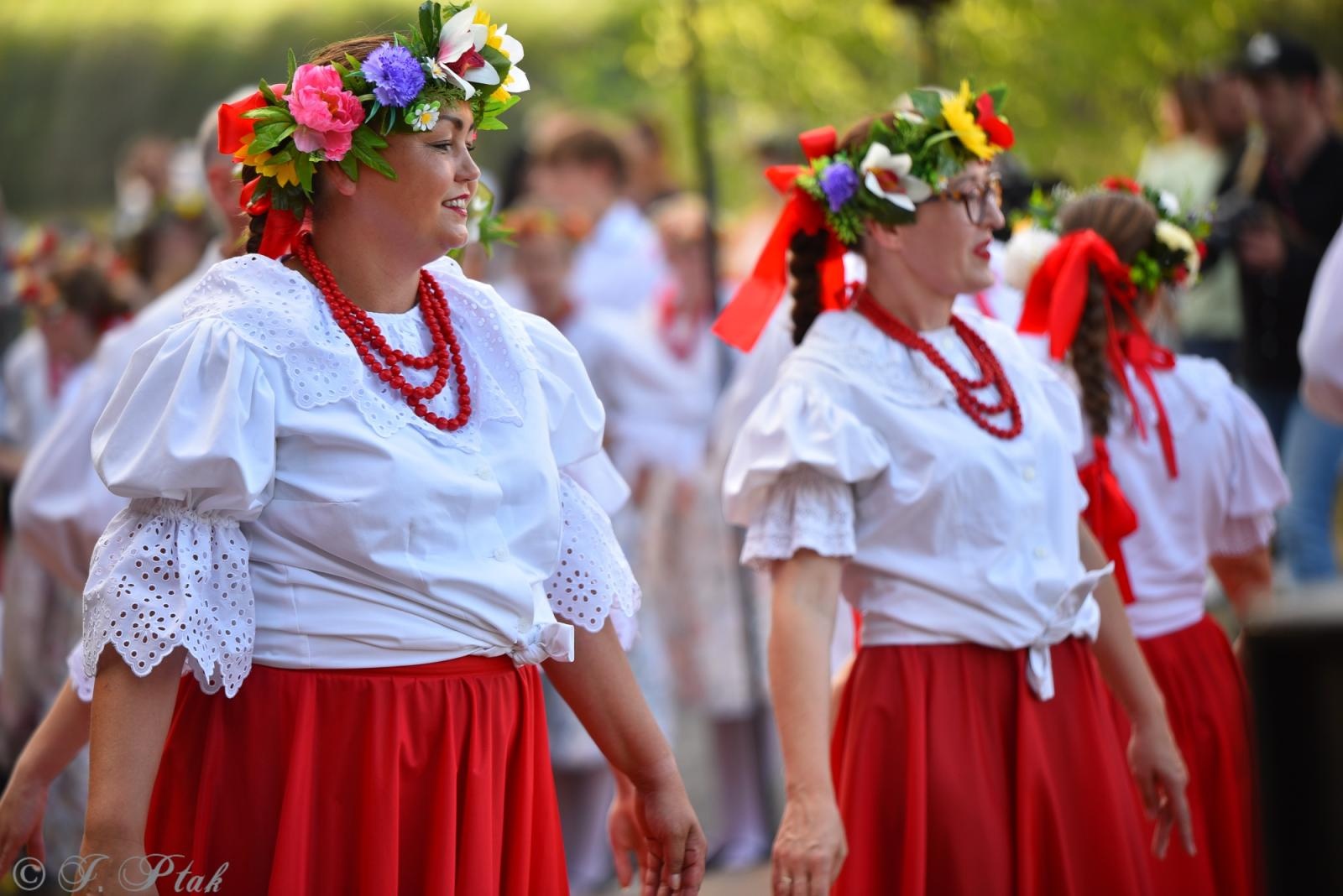 Zdjęcie w galerii na portalu naszraciborz.pl: Magiczna noc świętojańska nad Babiczokiem – debiut Babic, Nędzy i Łężczoka w Festiwalu Górnej Odry wiadomości z regionu