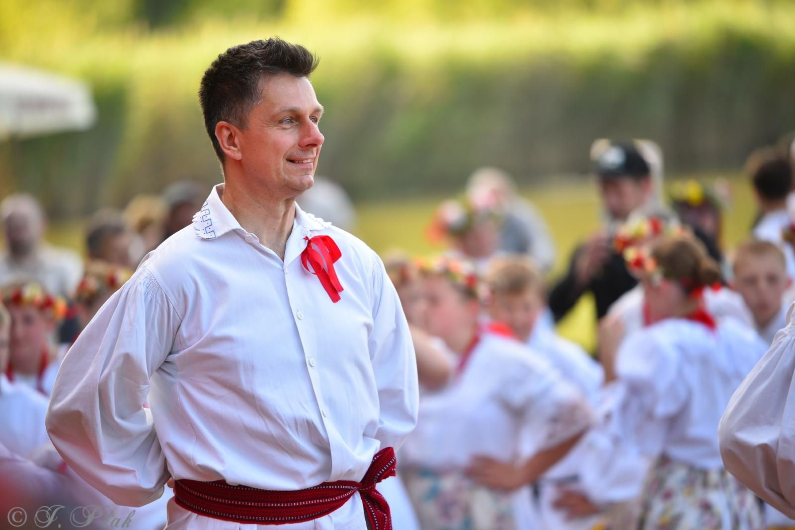 Zdjęcie w galerii na portalu naszraciborz.pl: Magiczna noc świętojańska nad Babiczokiem – debiut Babic, Nędzy i Łężczoka w Festiwalu Górnej Odry wiadomości z regionu