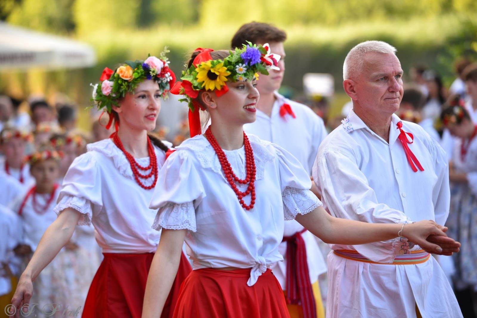 Zdjęcie w galerii na portalu naszraciborz.pl: Magiczna noc świętojańska nad Babiczokiem – debiut Babic, Nędzy i Łężczoka w Festiwalu Górnej Odry wiadomości z regionu