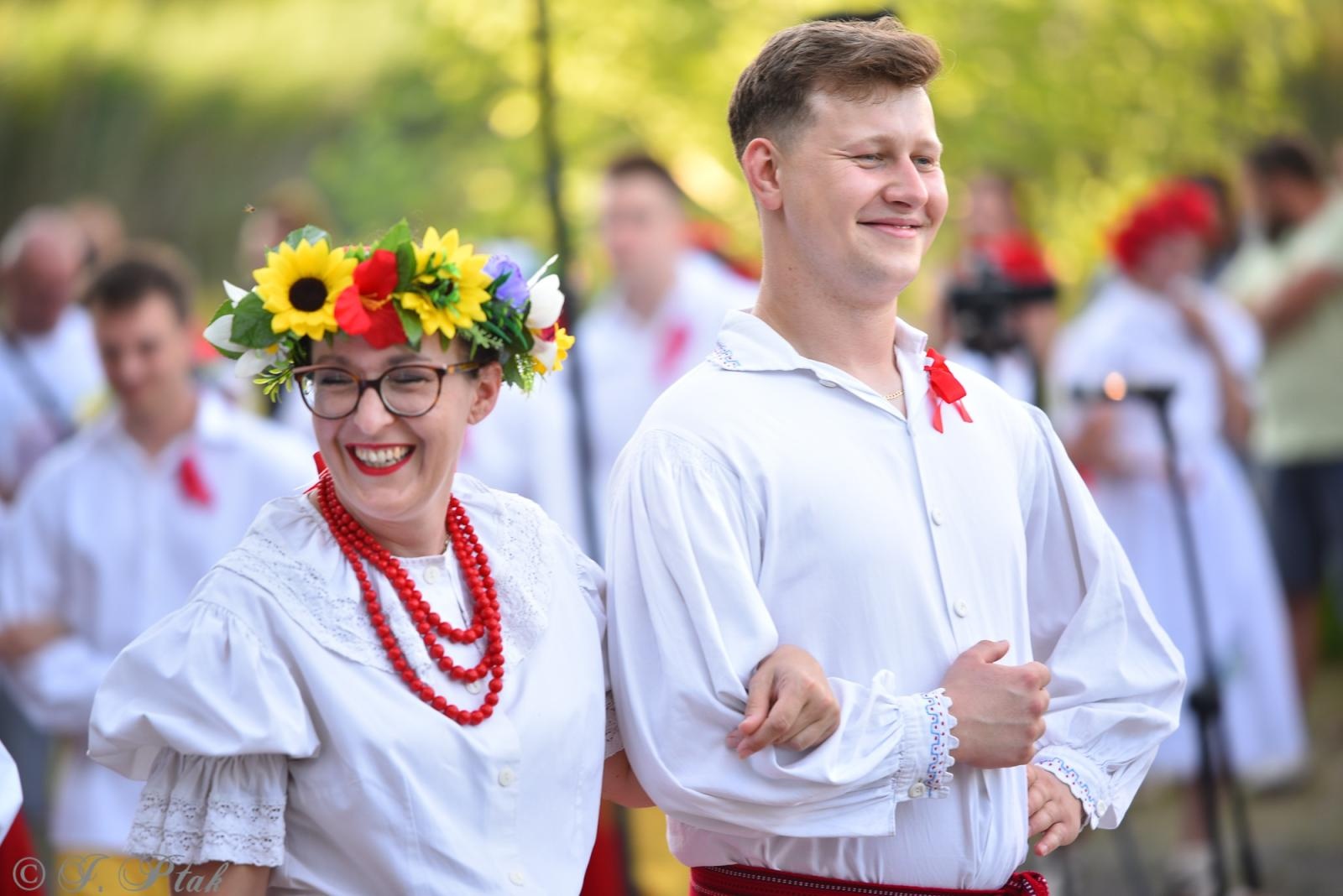 Zdjęcie w galerii na portalu naszraciborz.pl: Magiczna noc świętojańska nad Babiczokiem – debiut Babic, Nędzy i Łężczoka w Festiwalu Górnej Odry wiadomości z regionu
