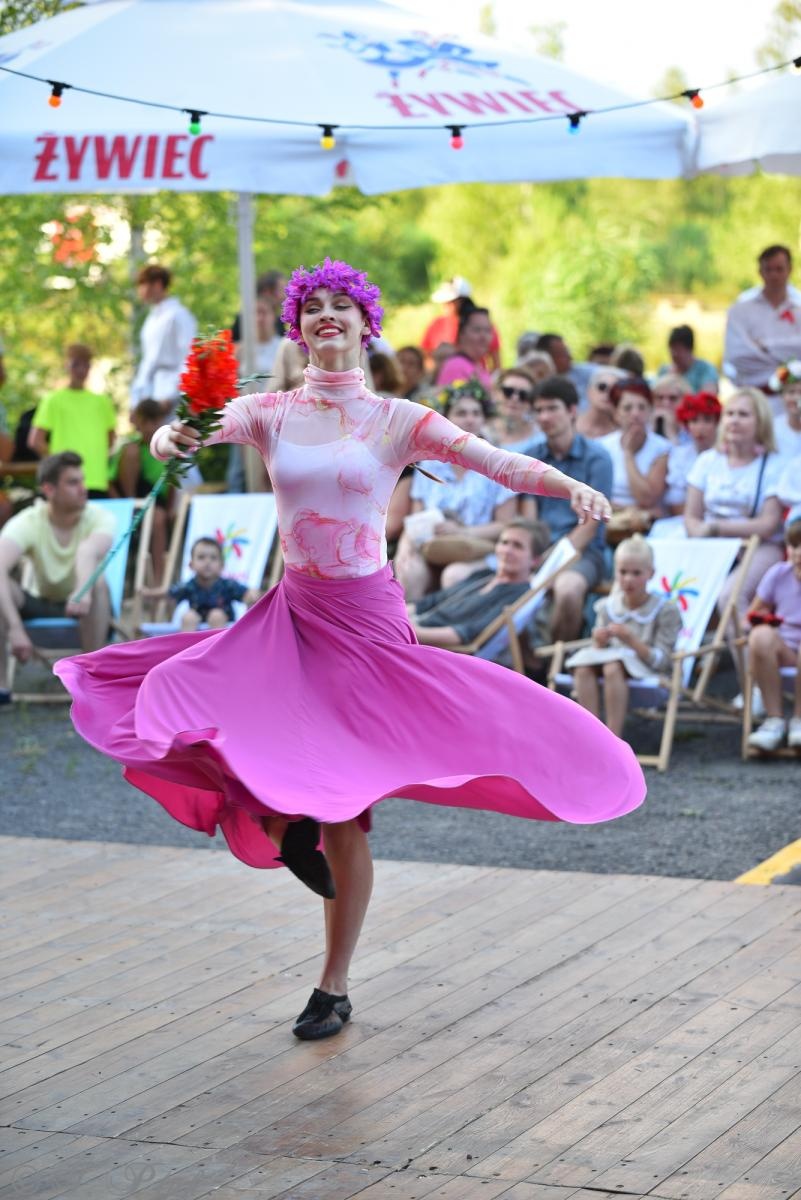 Zdjęcie w galerii na portalu naszraciborz.pl: Magiczna noc świętojańska nad Babiczokiem – debiut Babic, Nędzy i Łężczoka w Festiwalu Górnej Odry wiadomości z regionu