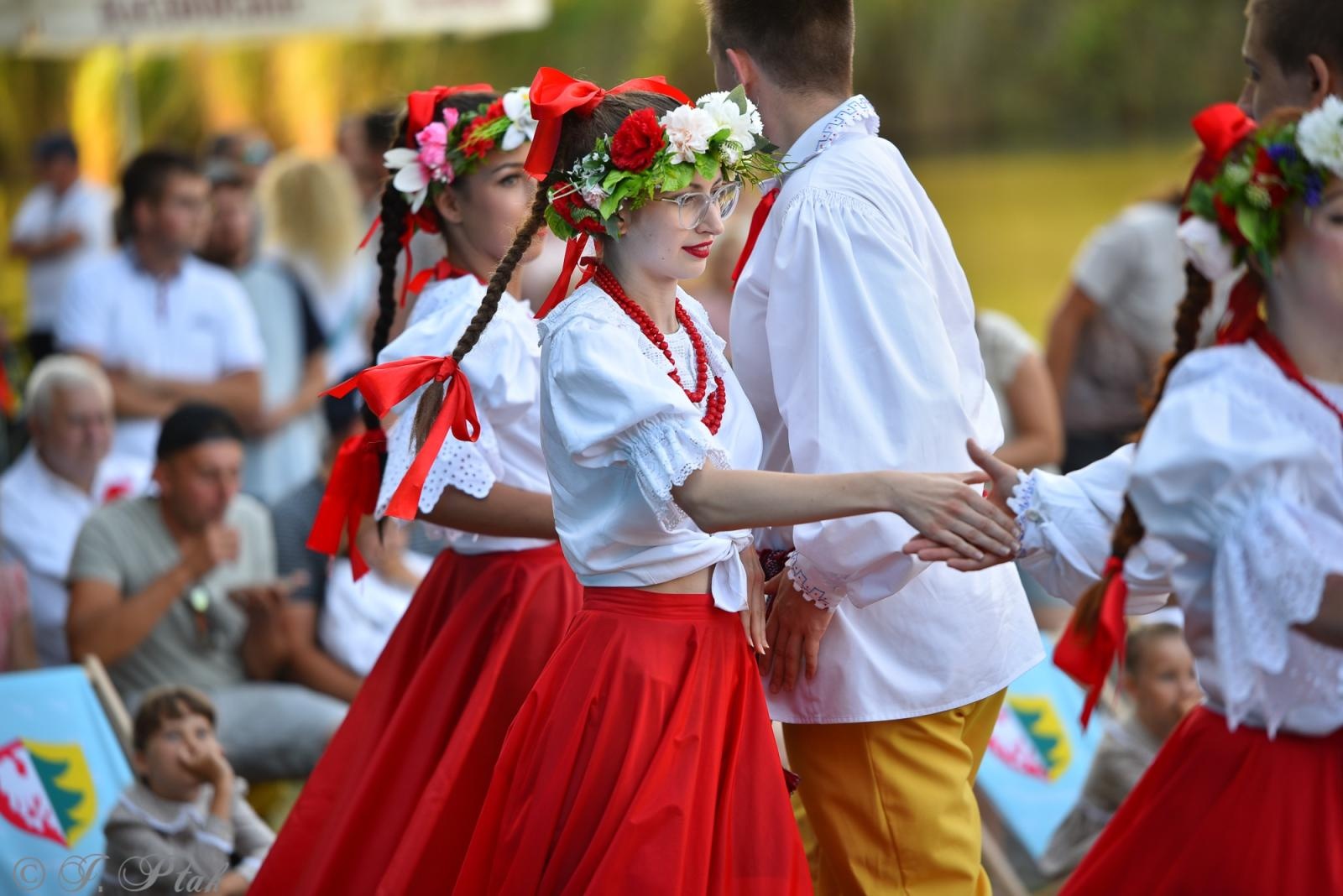 Zdjęcie w galerii na portalu naszraciborz.pl: Magiczna noc świętojańska nad Babiczokiem – debiut Babic, Nędzy i Łężczoka w Festiwalu Górnej Odry wiadomości z regionu