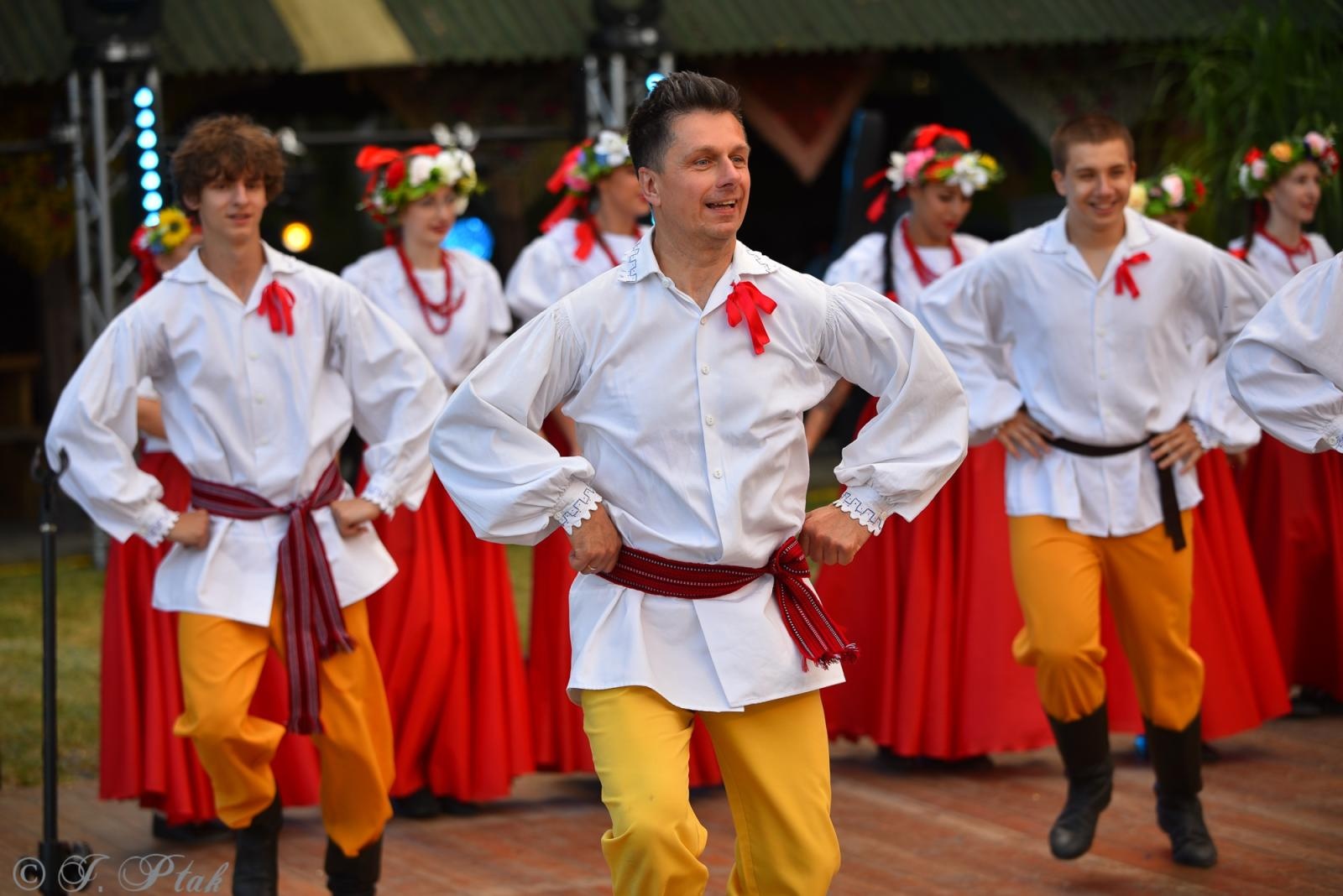 Zdjęcie w galerii na portalu naszraciborz.pl: Magiczna noc świętojańska nad Babiczokiem – debiut Babic, Nędzy i Łężczoka w Festiwalu Górnej Odry wiadomości z regionu