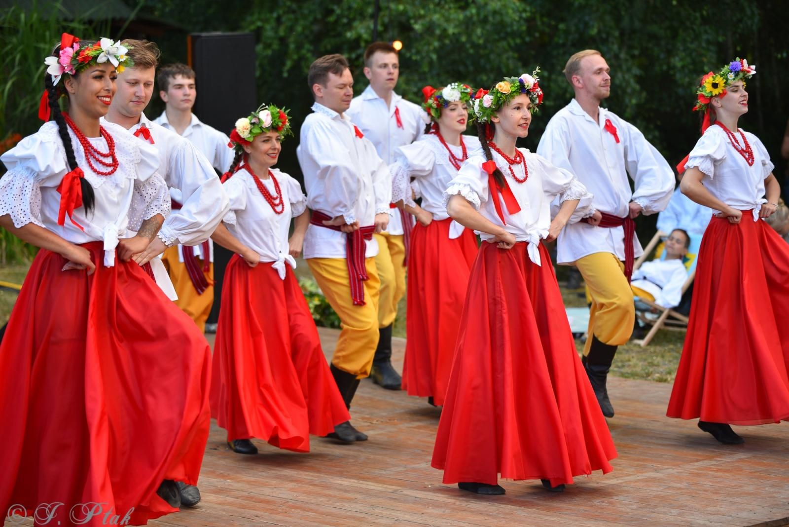 Zdjęcie w galerii na portalu naszraciborz.pl: Magiczna noc świętojańska nad Babiczokiem – debiut Babic, Nędzy i Łężczoka w Festiwalu Górnej Odry wiadomości z regionu