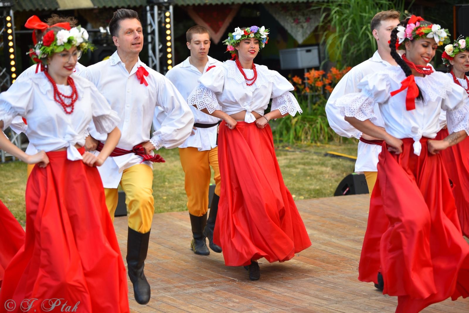 Zdjęcie w galerii na portalu naszraciborz.pl: Magiczna noc świętojańska nad Babiczokiem – debiut Babic, Nędzy i Łężczoka w Festiwalu Górnej Odry wiadomości z regionu