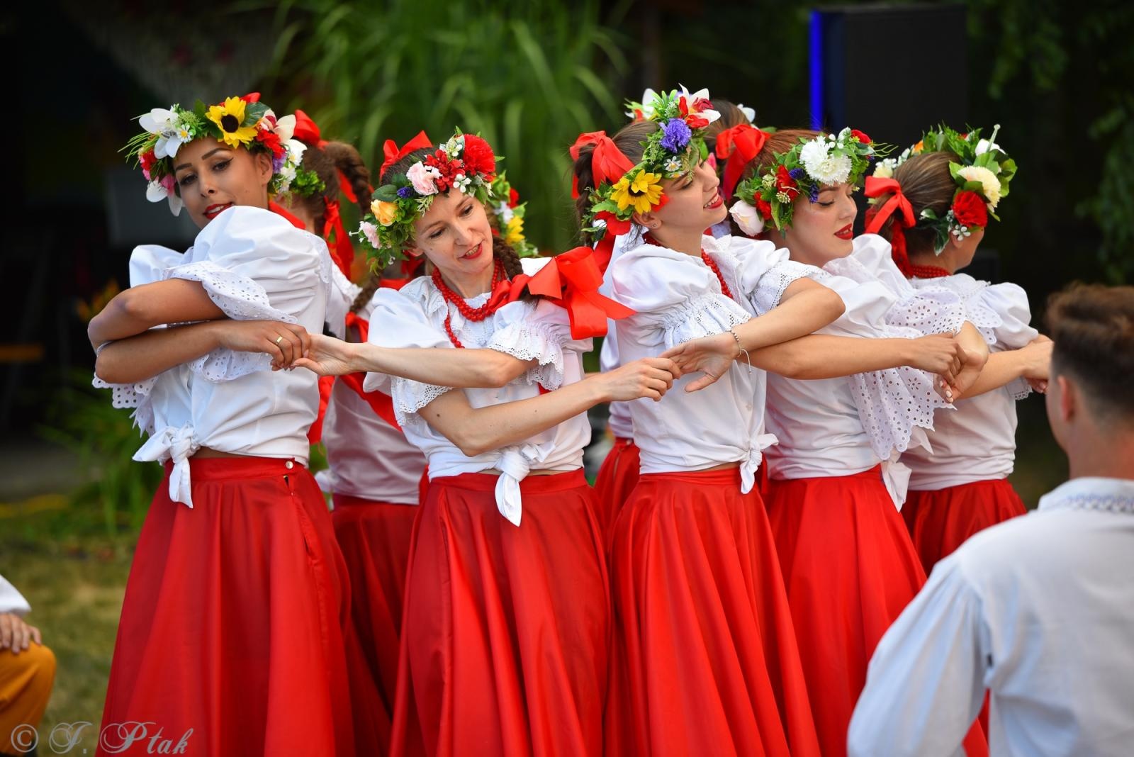 Zdjęcie w galerii na portalu naszraciborz.pl: Magiczna noc świętojańska nad Babiczokiem – debiut Babic, Nędzy i Łężczoka w Festiwalu Górnej Odry wiadomości z regionu
