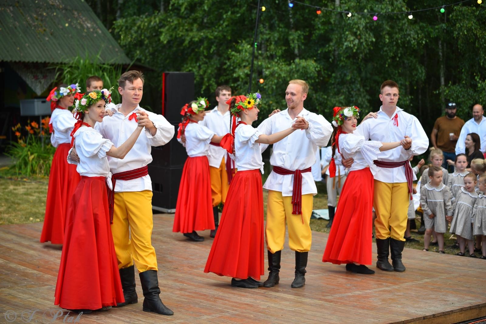 Zdjęcie w galerii na portalu naszraciborz.pl: Magiczna noc świętojańska nad Babiczokiem – debiut Babic, Nędzy i Łężczoka w Festiwalu Górnej Odry wiadomości z regionu