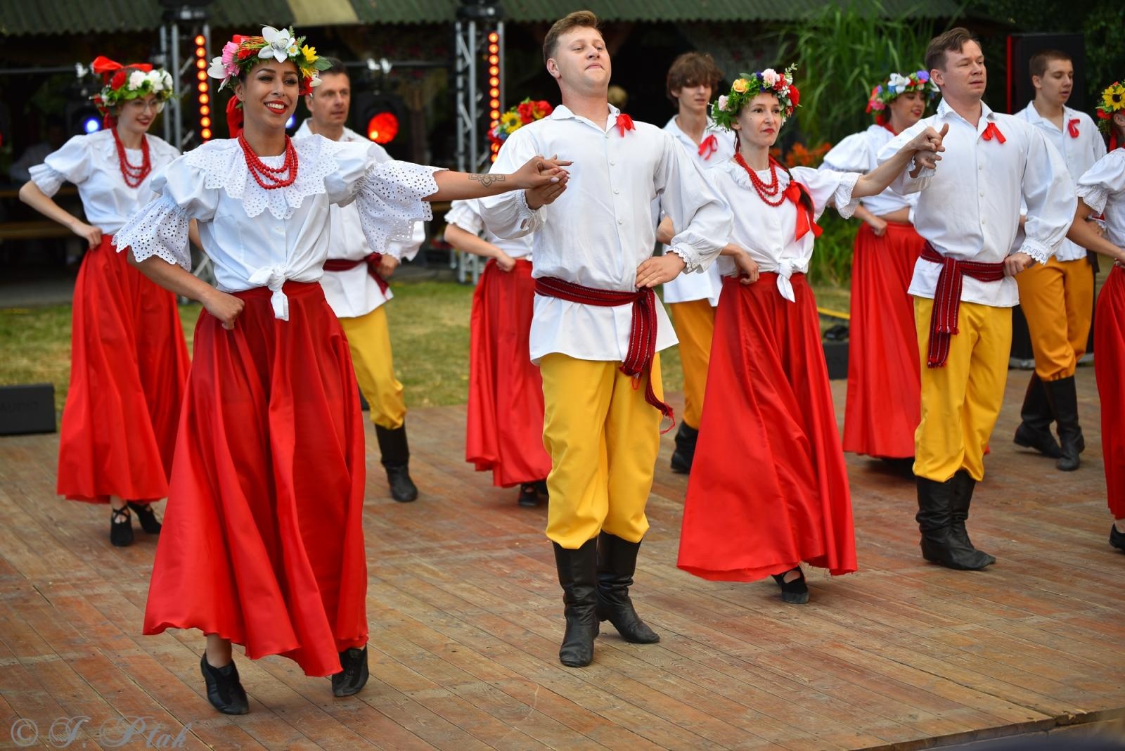 Zdjęcie w galerii na portalu naszraciborz.pl: Magiczna noc świętojańska nad Babiczokiem – debiut Babic, Nędzy i Łężczoka w Festiwalu Górnej Odry wiadomości z regionu