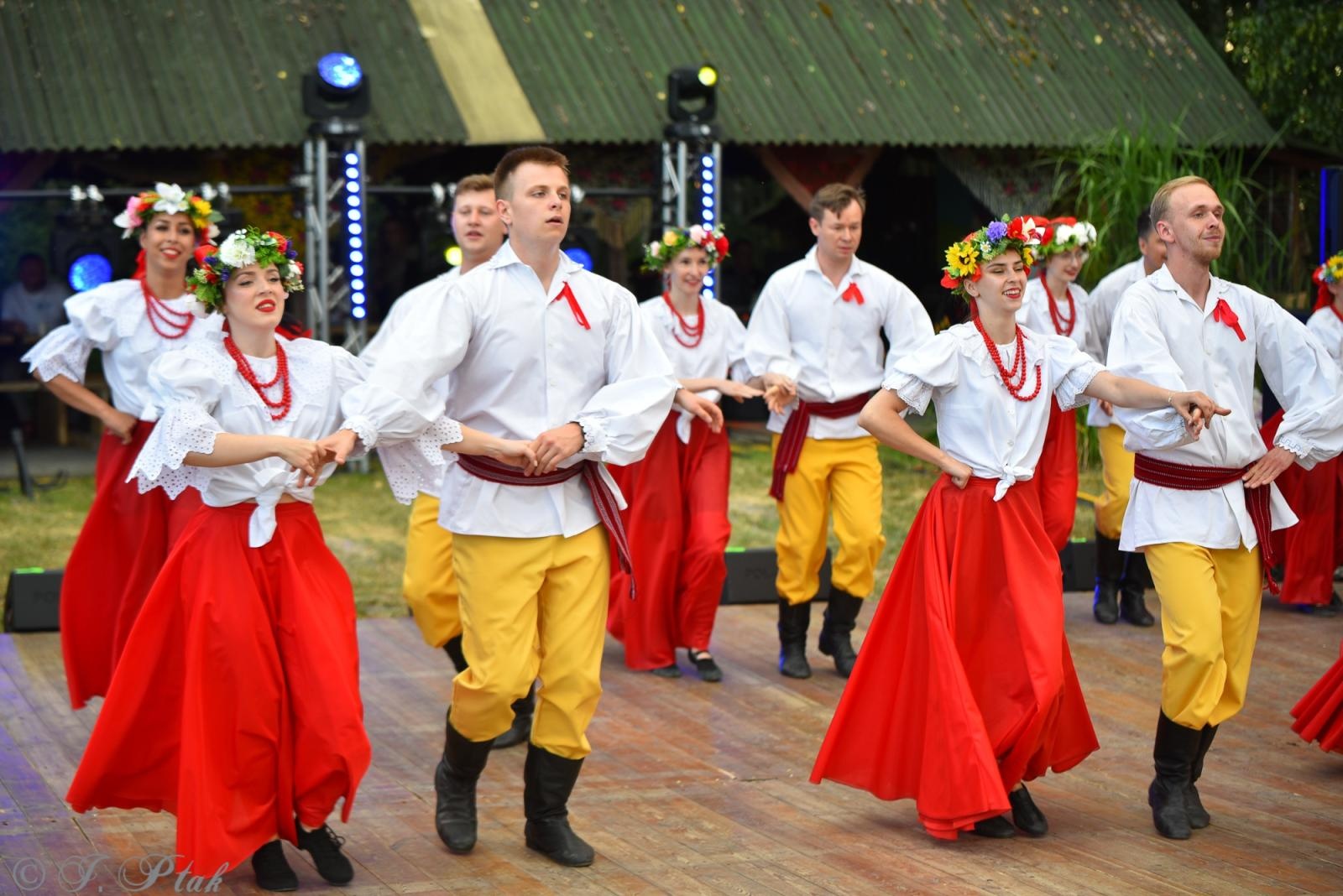 Zdjęcie w galerii na portalu naszraciborz.pl: Magiczna noc świętojańska nad Babiczokiem – debiut Babic, Nędzy i Łężczoka w Festiwalu Górnej Odry wiadomości z regionu