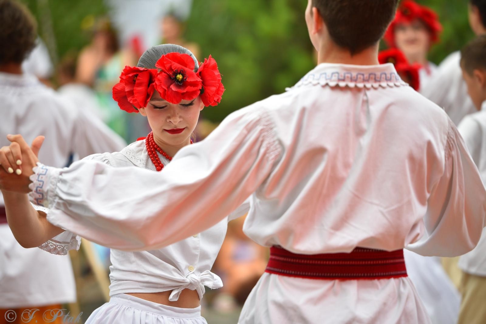 Zdjęcie w galerii na portalu naszraciborz.pl: Magiczna noc świętojańska nad Babiczokiem – debiut Babic, Nędzy i Łężczoka w Festiwalu Górnej Odry wiadomości z regionu