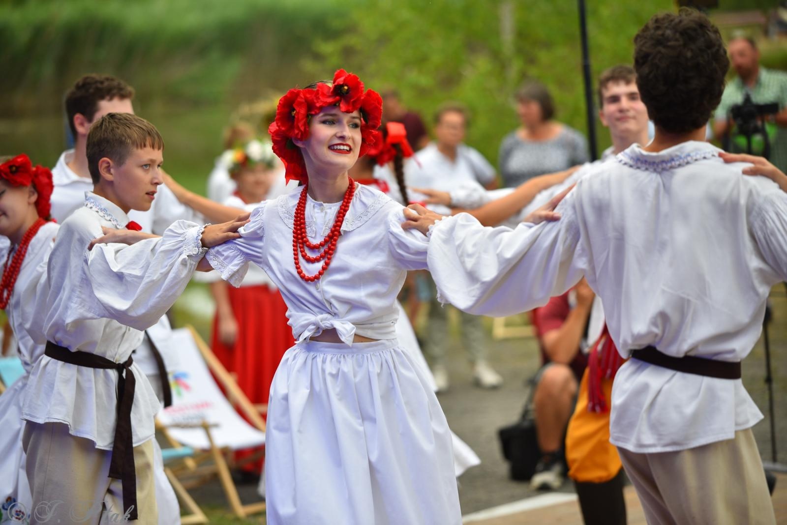 Zdjęcie w galerii na portalu naszraciborz.pl: Magiczna noc świętojańska nad Babiczokiem – debiut Babic, Nędzy i Łężczoka w Festiwalu Górnej Odry wiadomości z regionu