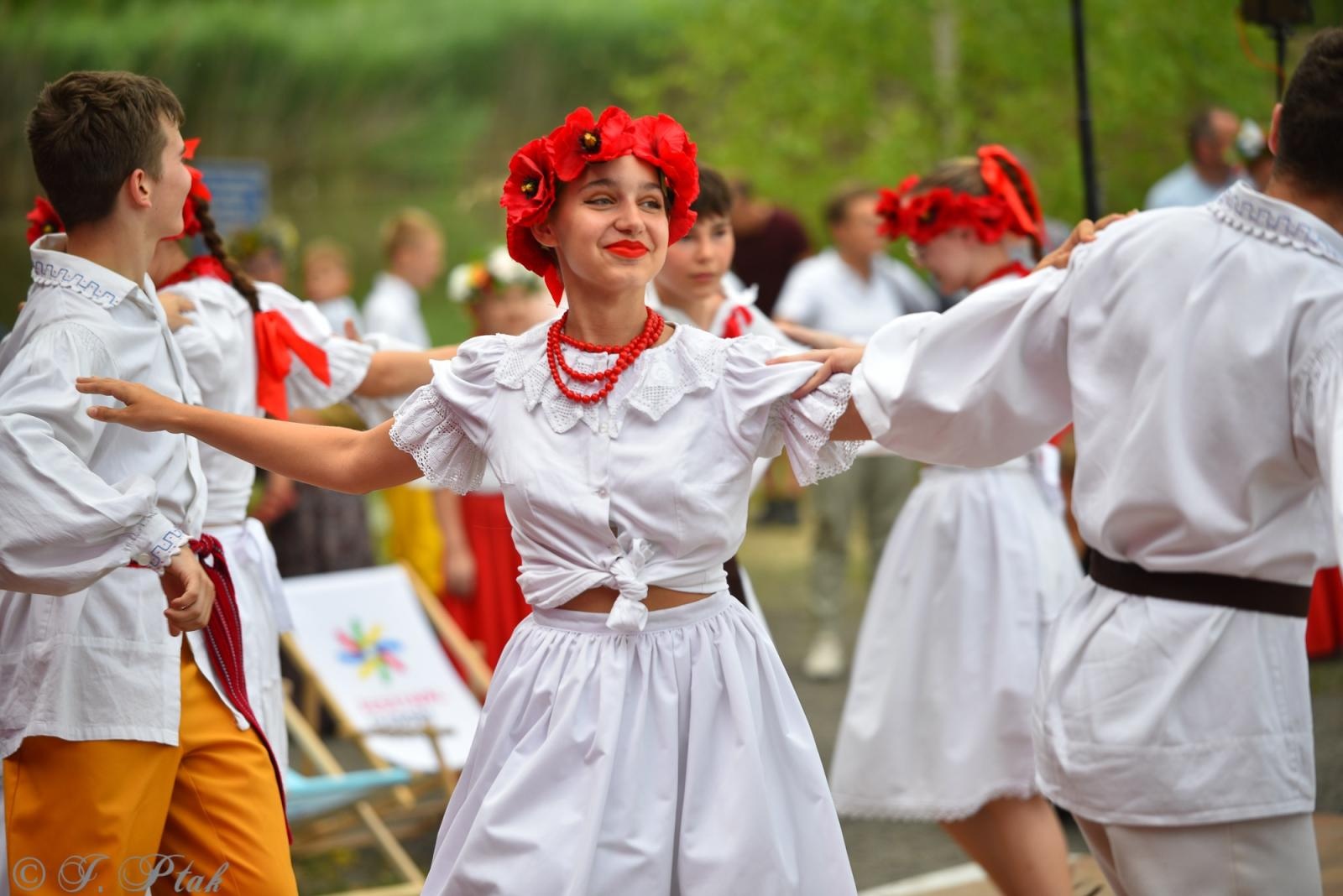 Zdjęcie w galerii na portalu naszraciborz.pl: Magiczna noc świętojańska nad Babiczokiem – debiut Babic, Nędzy i Łężczoka w Festiwalu Górnej Odry wiadomości z regionu