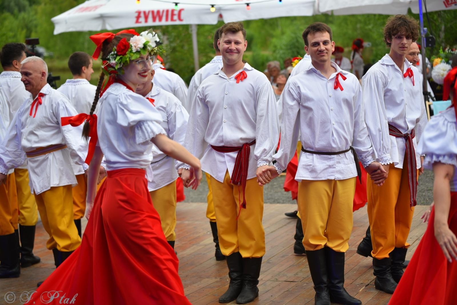 Zdjęcie w galerii na portalu naszraciborz.pl: Magiczna noc świętojańska nad Babiczokiem – debiut Babic, Nędzy i Łężczoka w Festiwalu Górnej Odry wiadomości z regionu